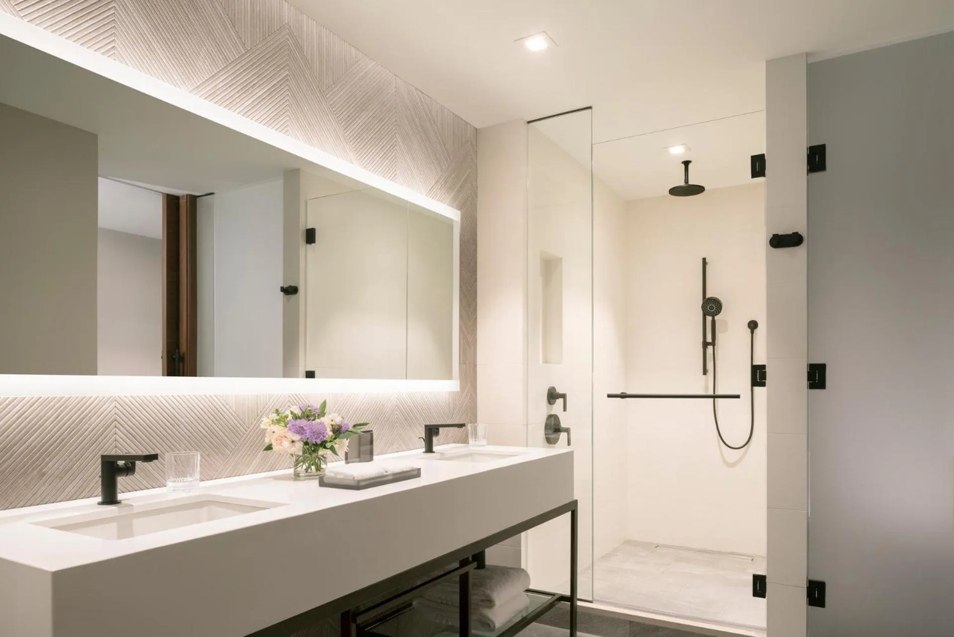 Shower in Four Seasons Hotel Nashville