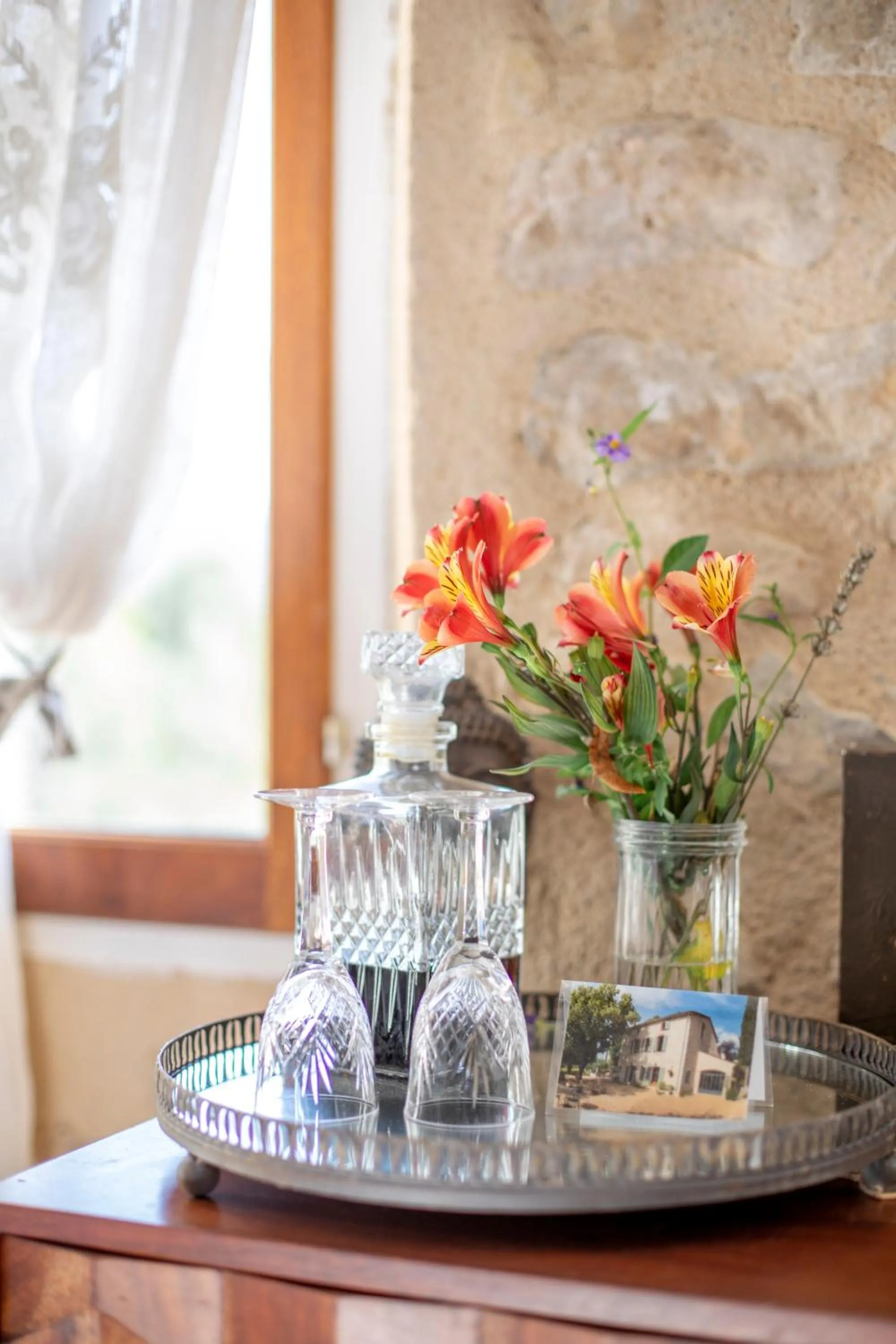 Decorative detail in Le Mas des Romarins, FAYENCE