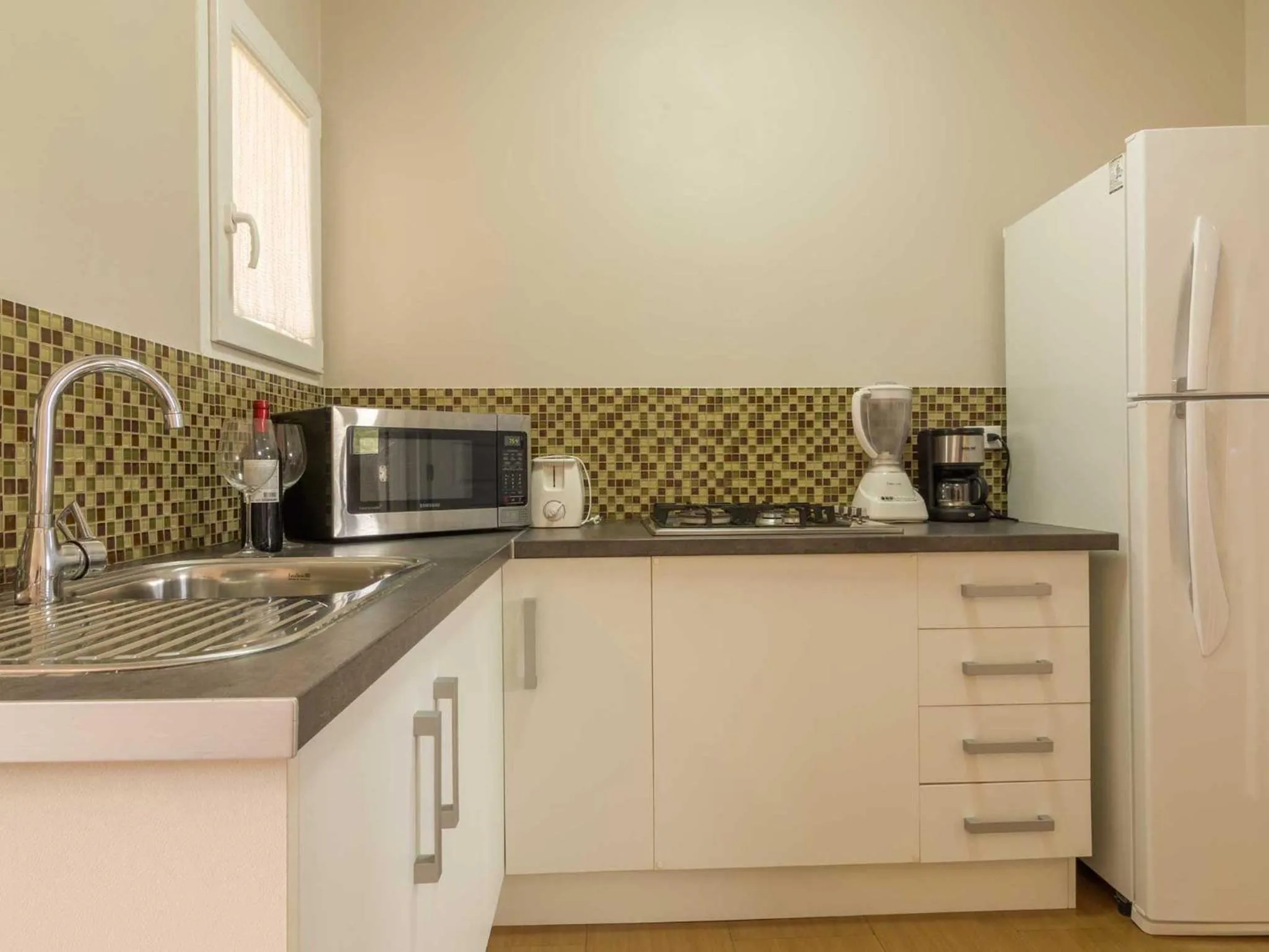 Kitchen or kitchenette in Golden Villas