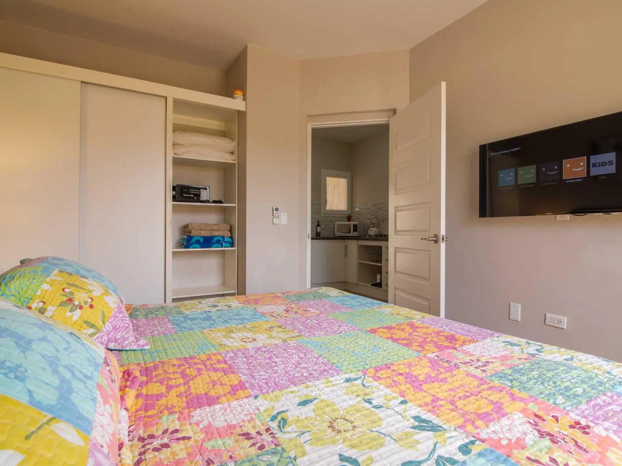 Bedroom, Bed in Golden Villas