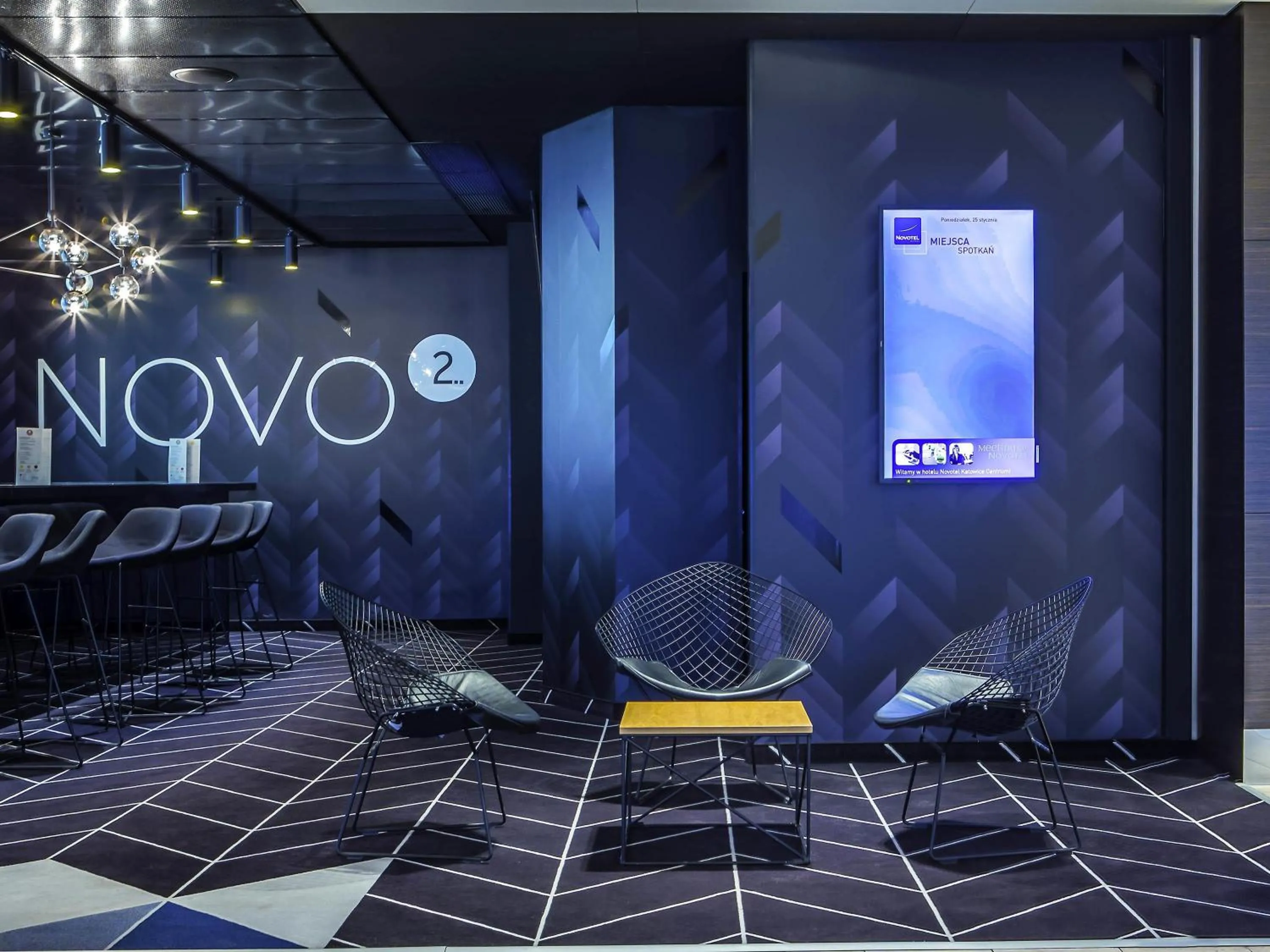 Lounge or bar in Novotel Katowice Centrum