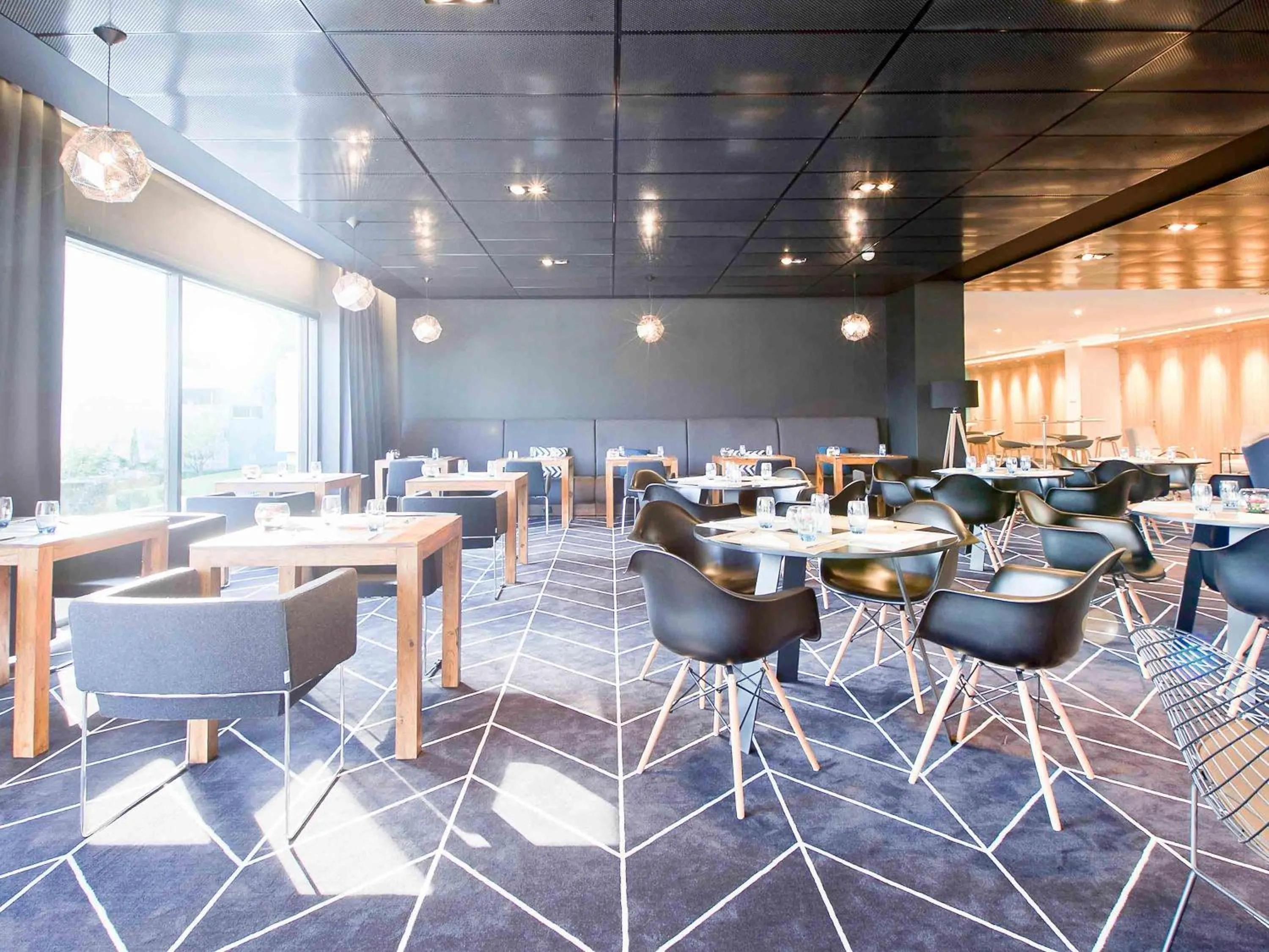 Restaurant/places to eat in Novotel Katowice Centrum