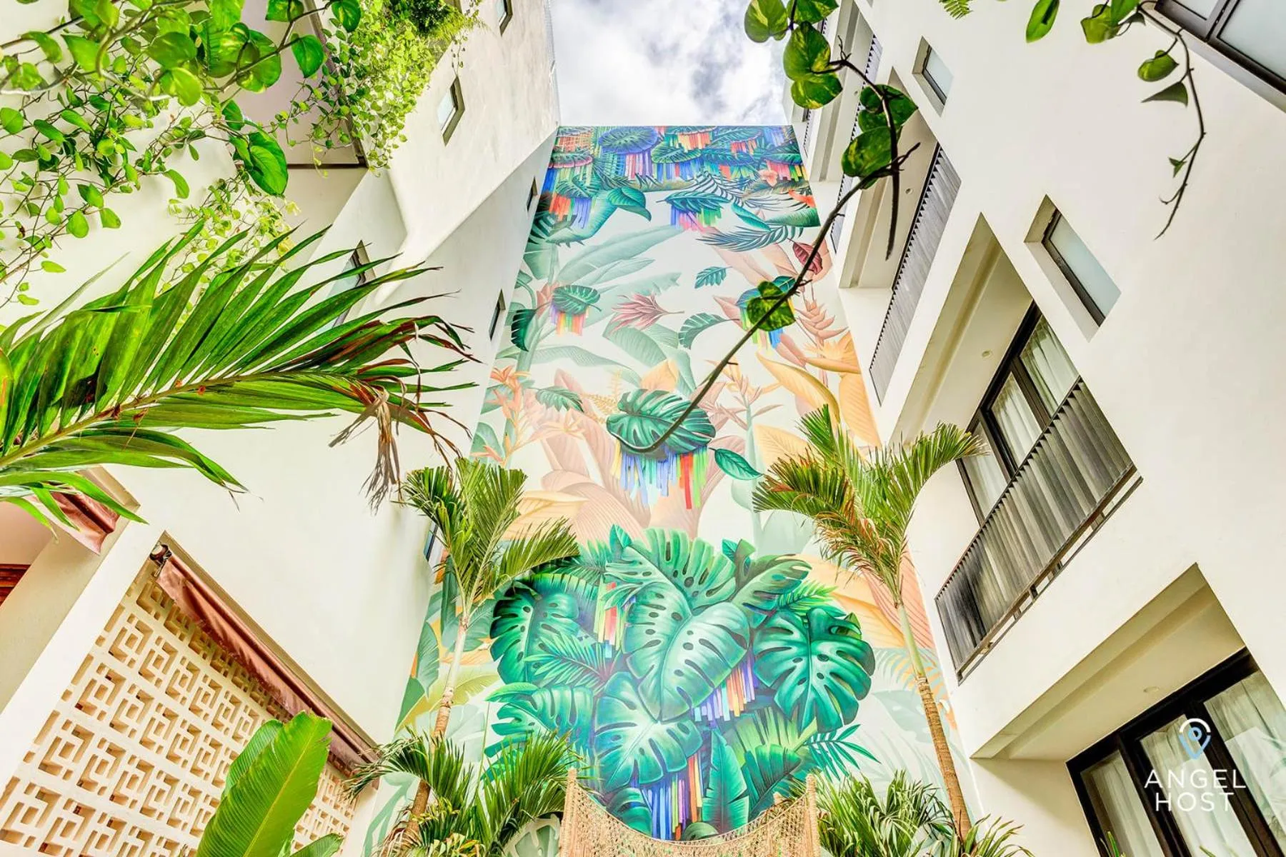 Garden in Chic Condotel with Roof Pool 10-Min Walk to Beach