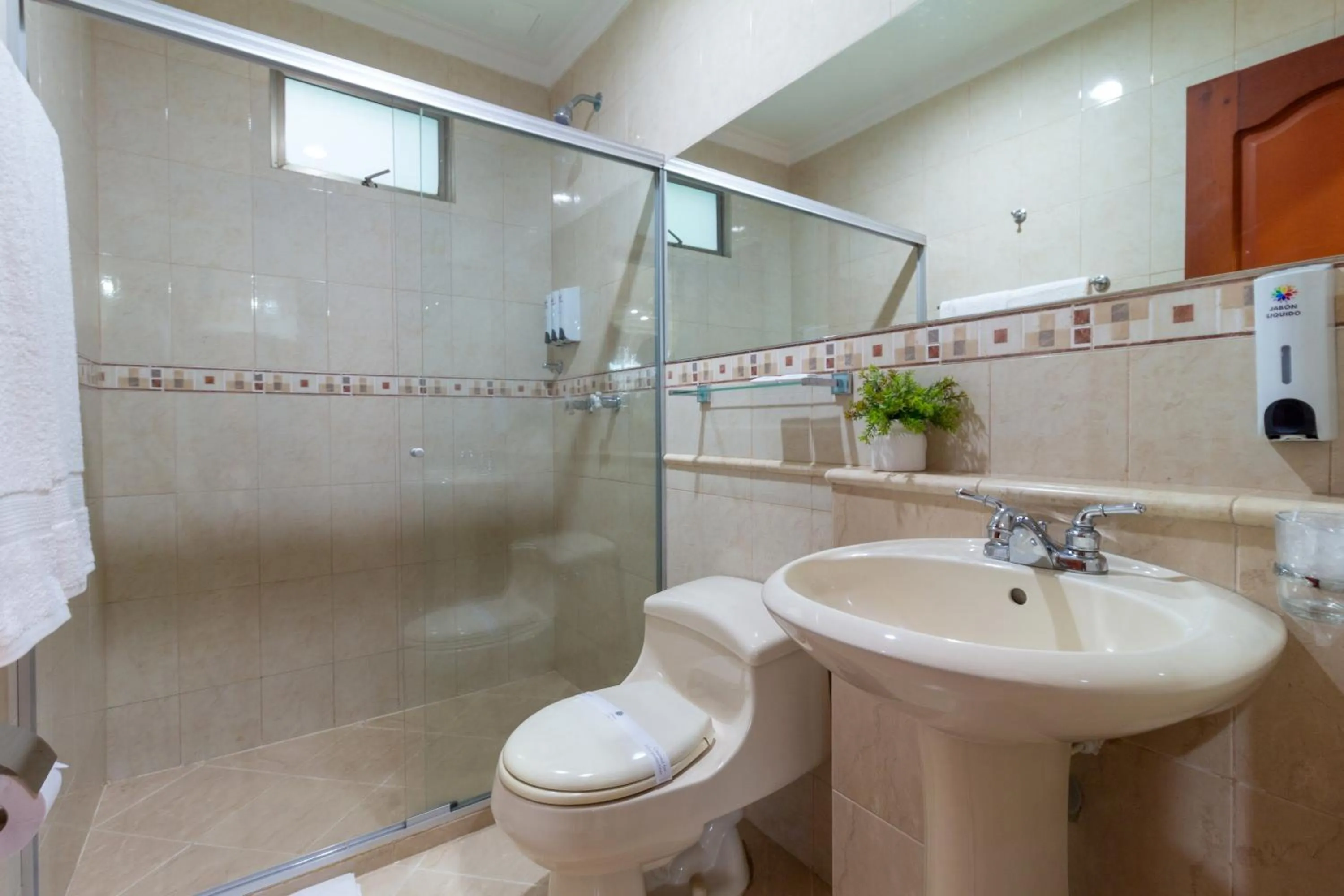 Shower in Hotel Costa Bonita