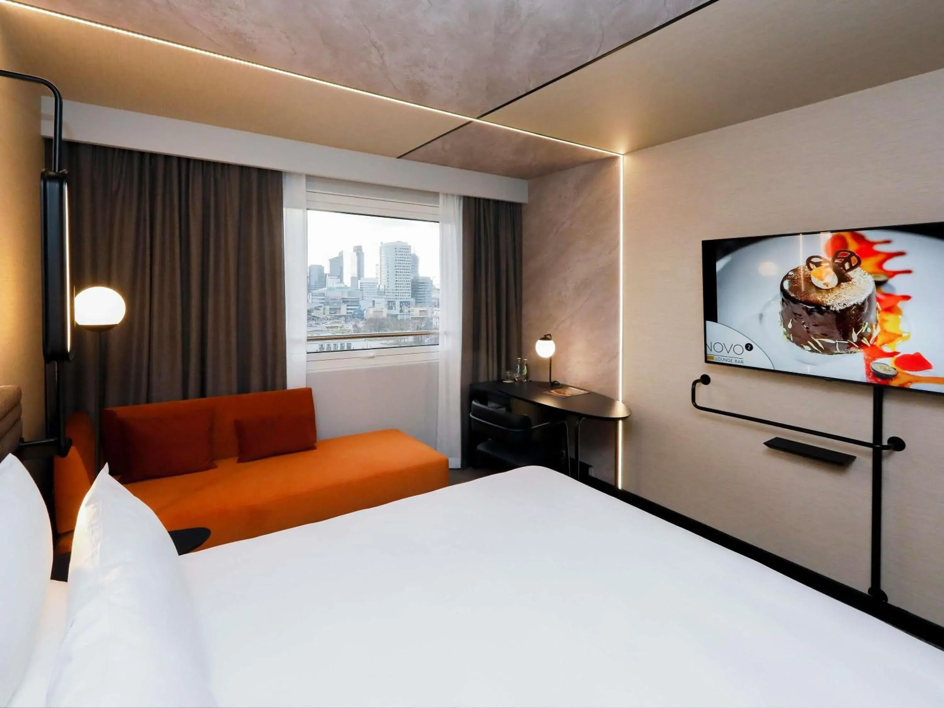 Superior Room with One Double Bed and One Single Bed in Novotel Warszawa Centrum Superior Room with One Double Bed and One Single Bed in Novotel Warszawa Centrum