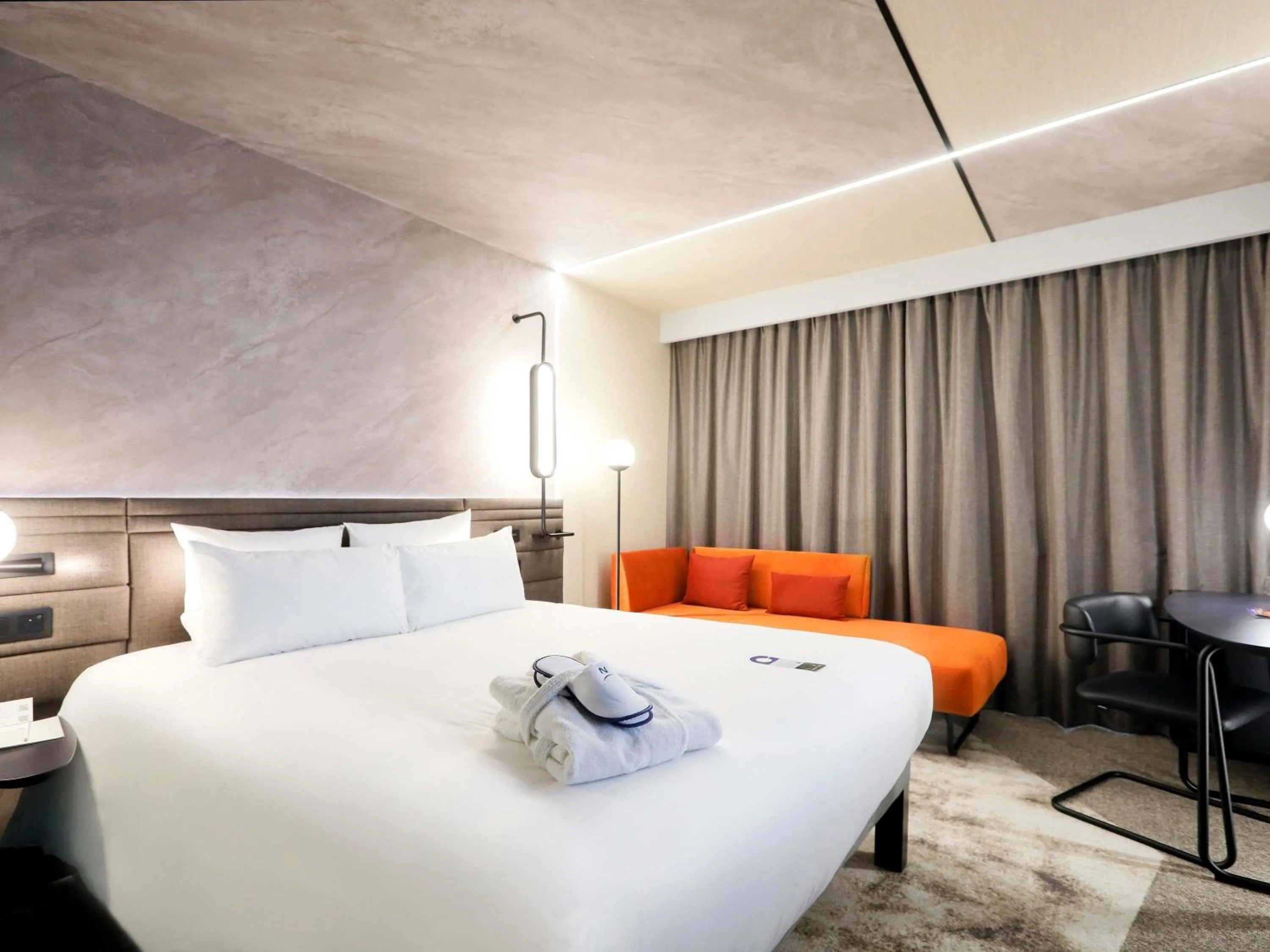 Bedroom, Bed in Novotel Warszawa Centrum