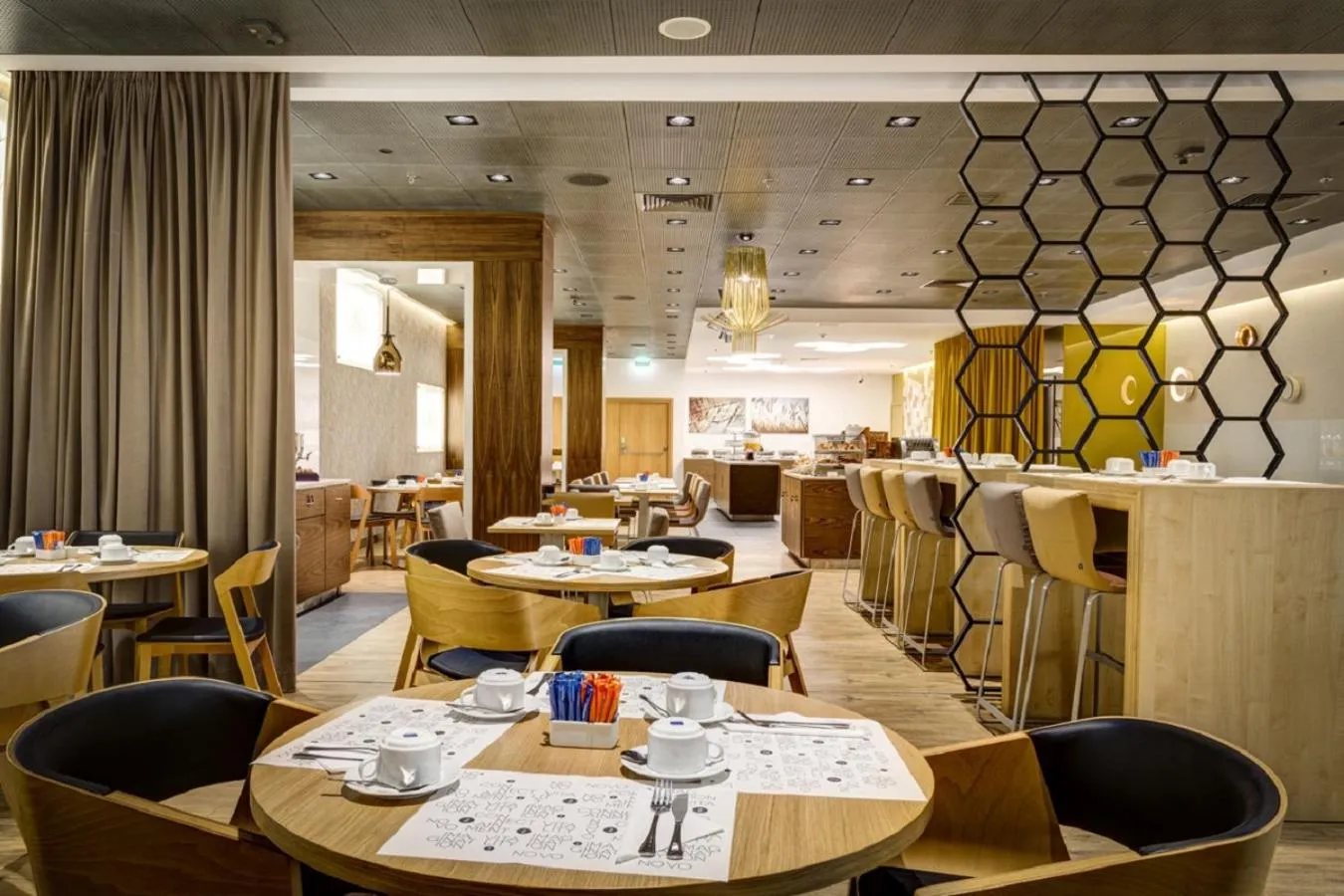 Restaurant/places to eat in Novotel Warszawa Centrum