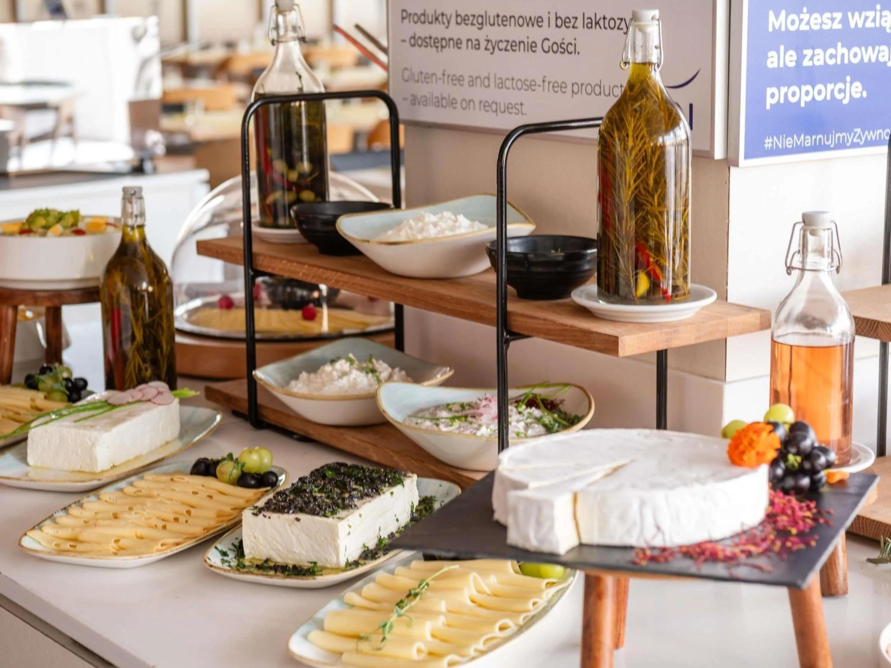 Restaurant/places to eat in Novotel Warszawa Centrum