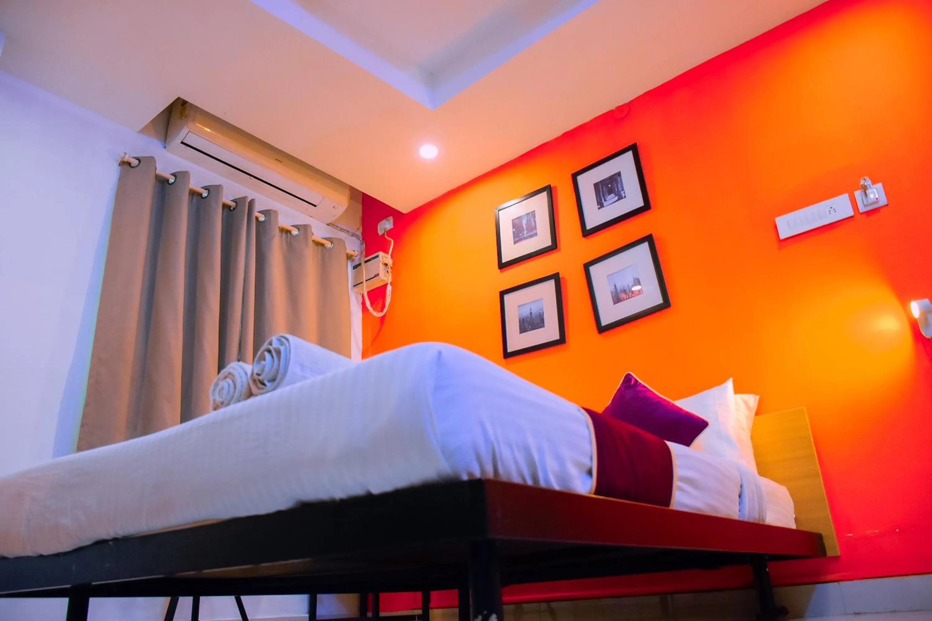 Bed in Naksha Tree Hotels- Ramapuram