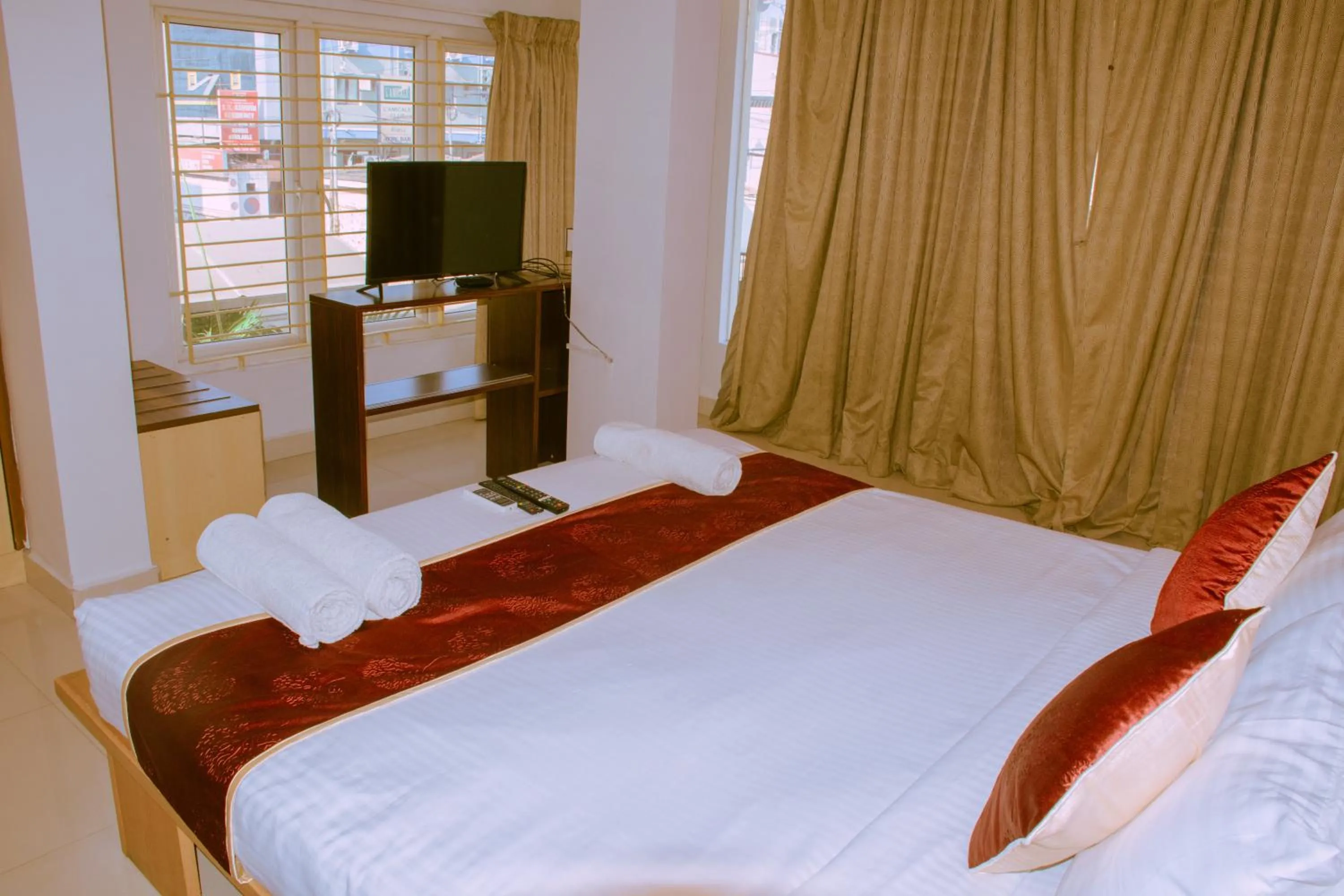 Bed in Naksha Tree Hotels- Ramapuram