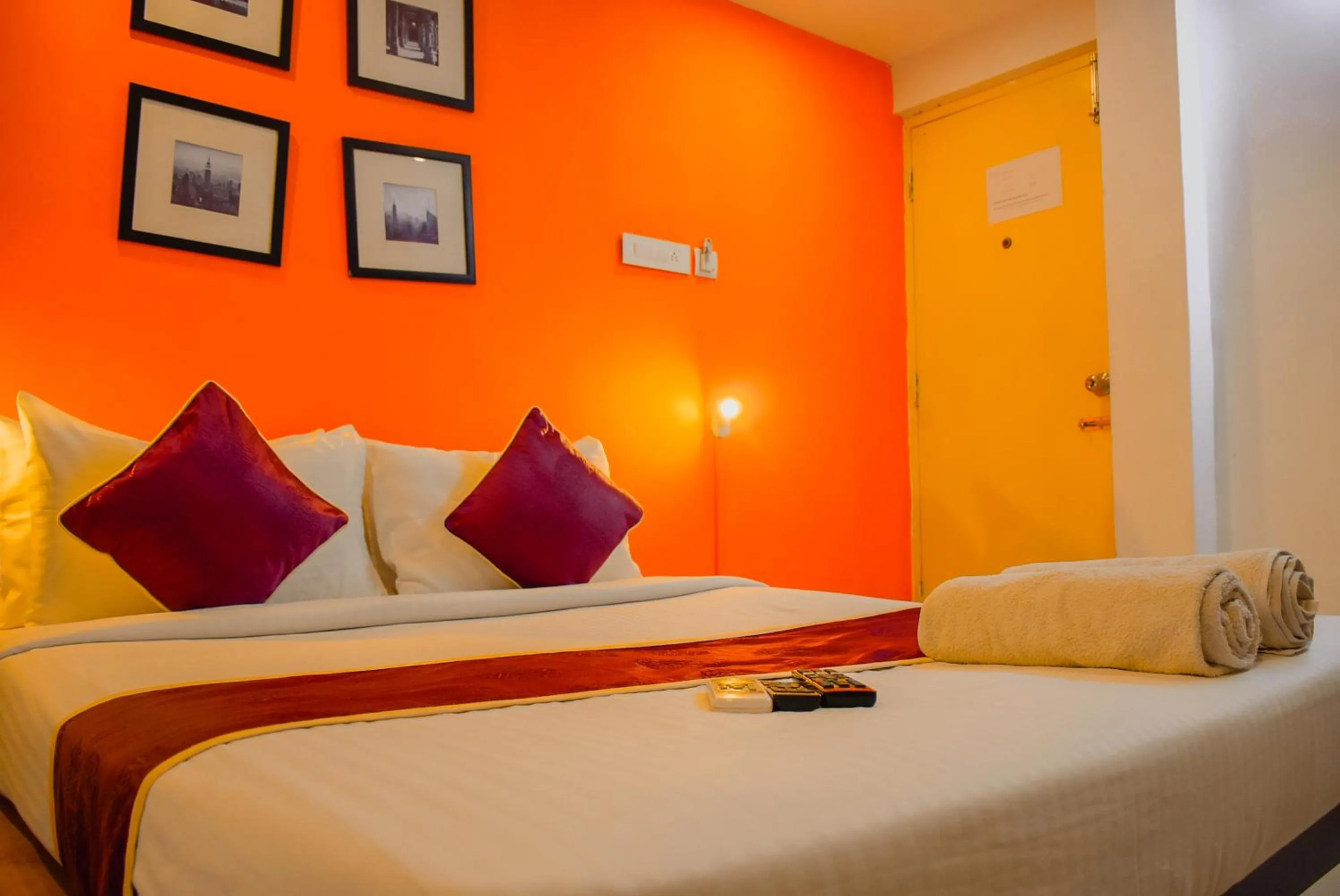 Bed in Naksha Tree Hotels- Ramapuram