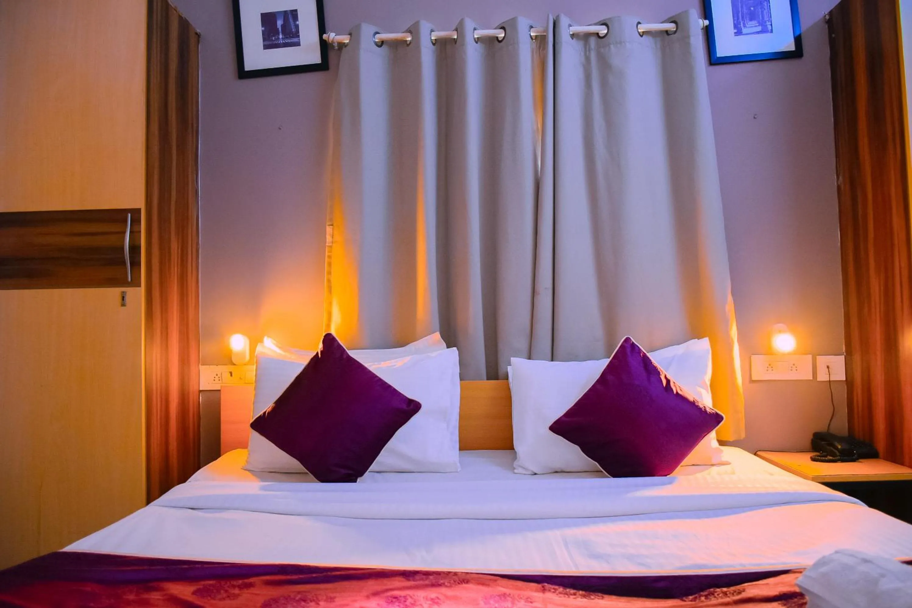Bed in Naksha Tree Hotels- Ramapuram