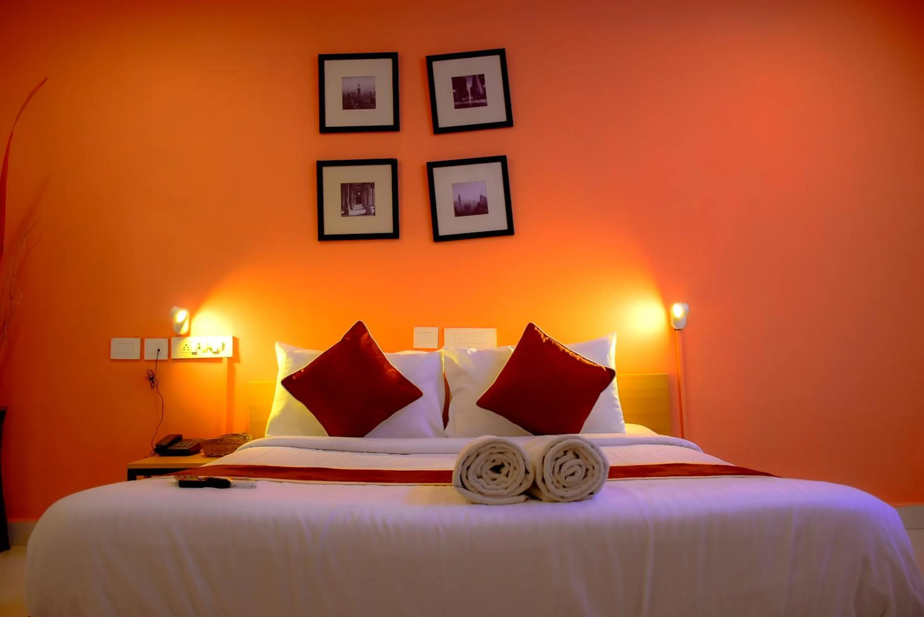 Bed in Naksha Tree Hotels- Ramapuram