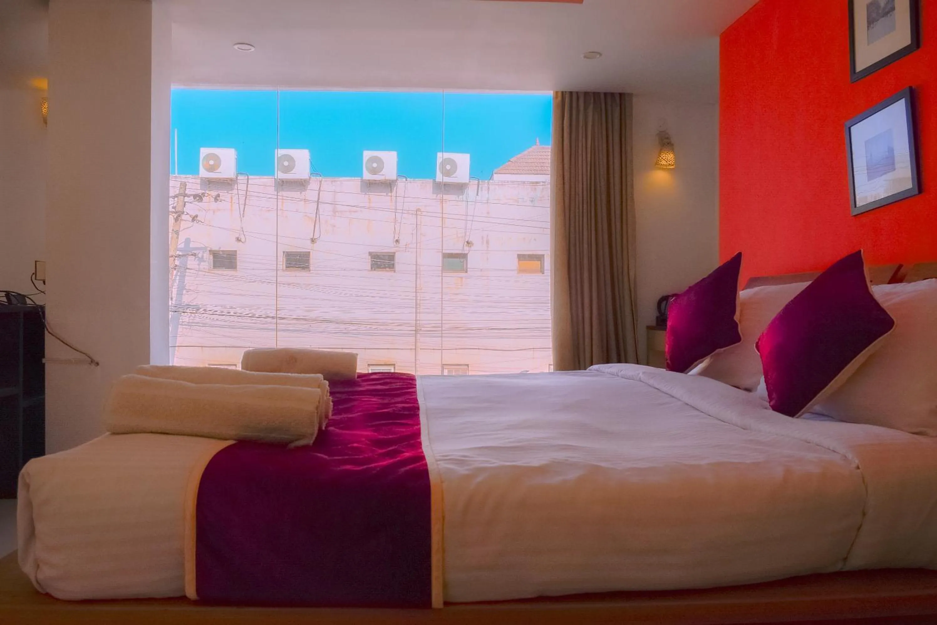 Bed in Naksha Tree Hotels- Ramapuram