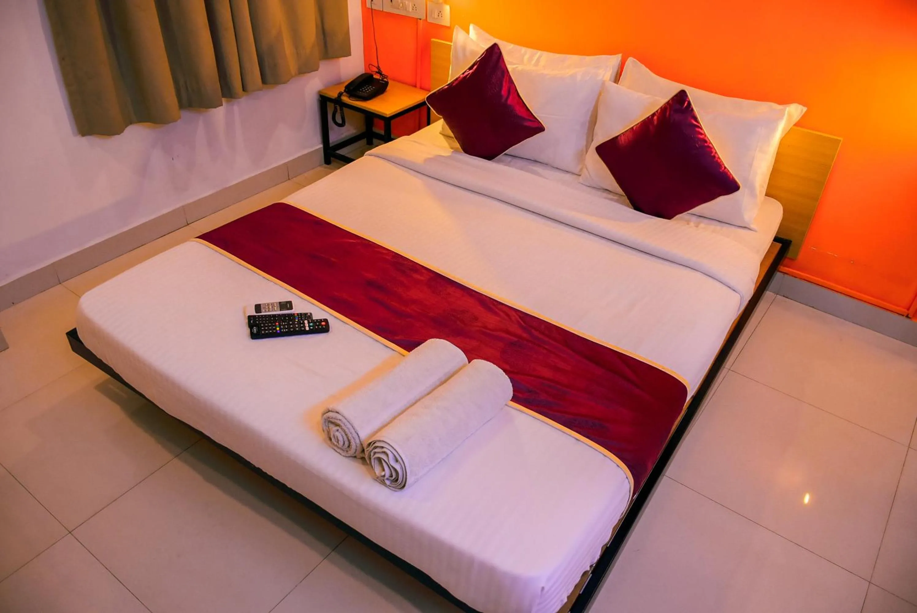 Bed in Naksha Tree Hotels- Ramapuram