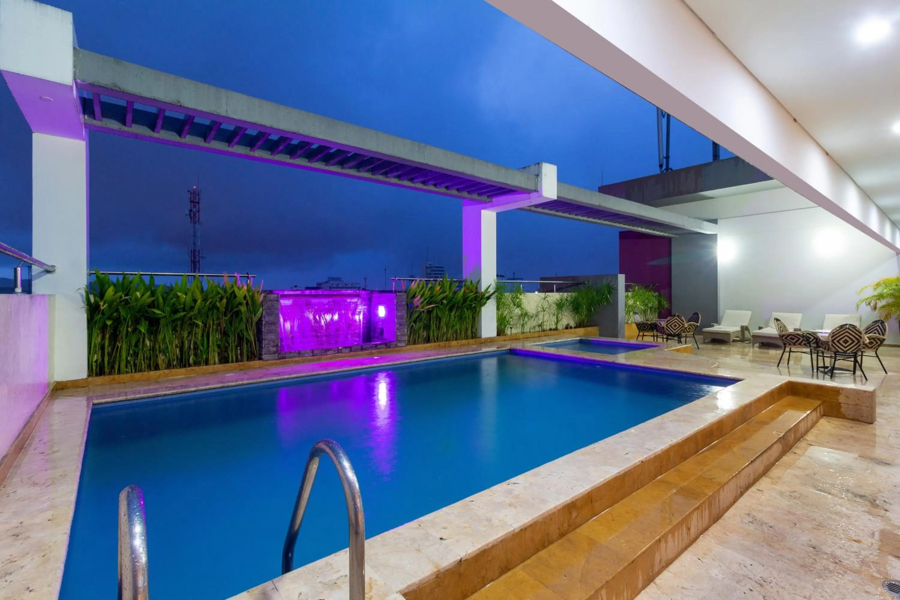 Swimming pool in Hotel Baroca