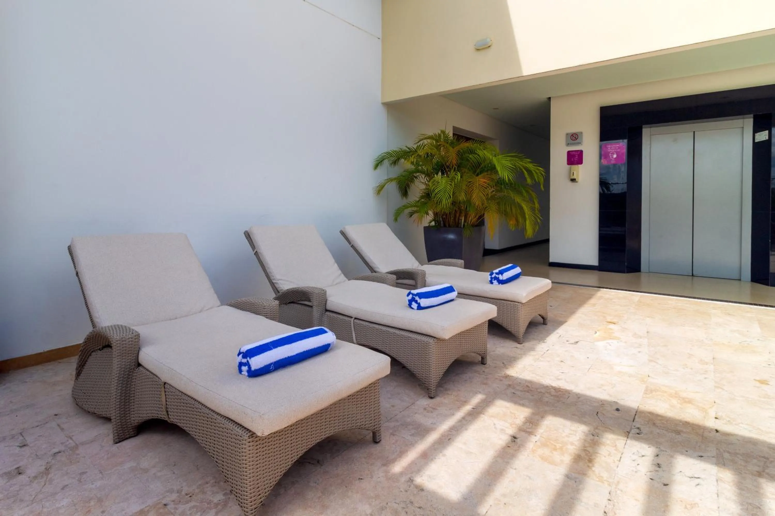 Swimming pool in Hotel Baroca