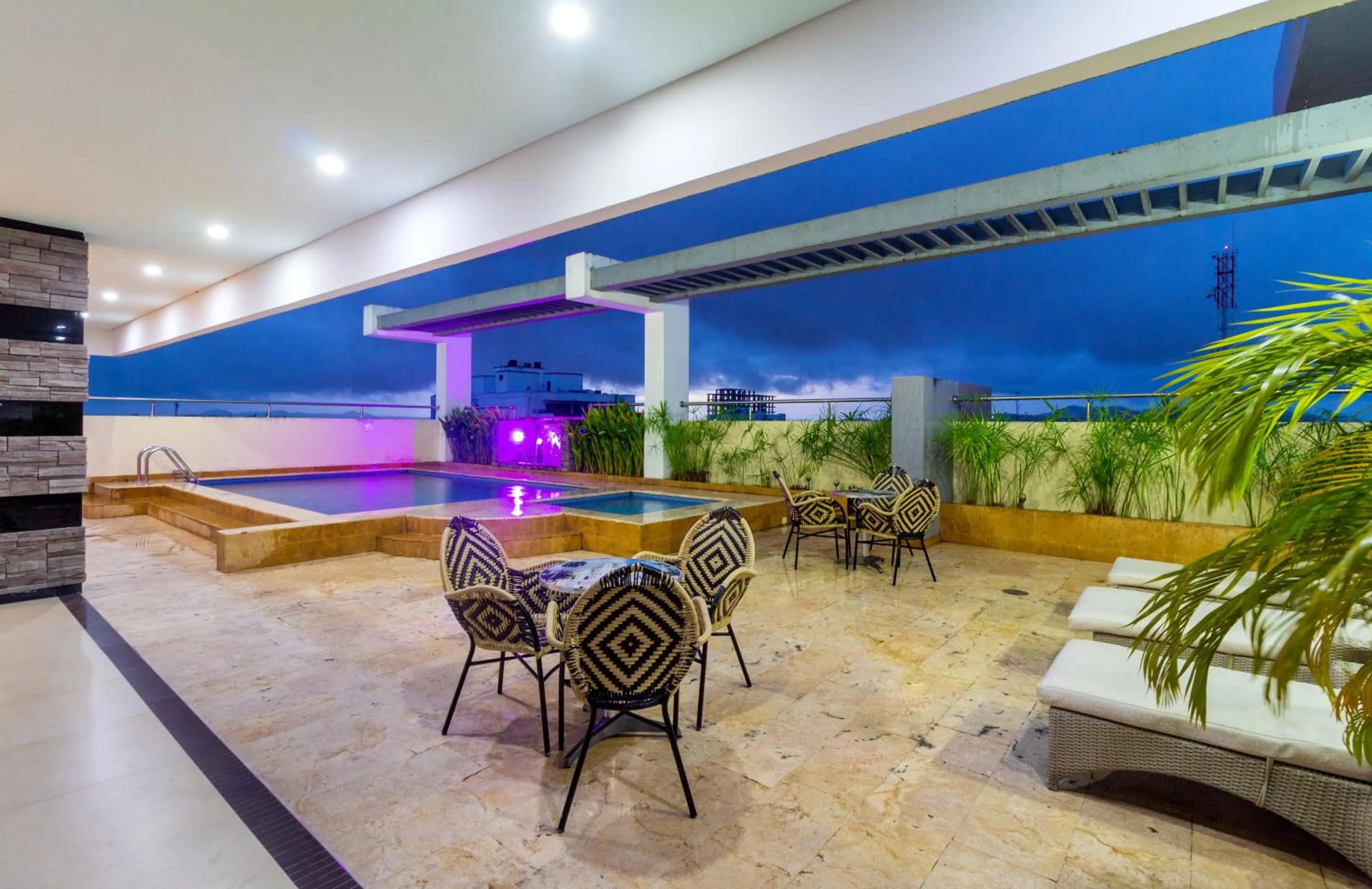 Pool view in Hotel Baroca