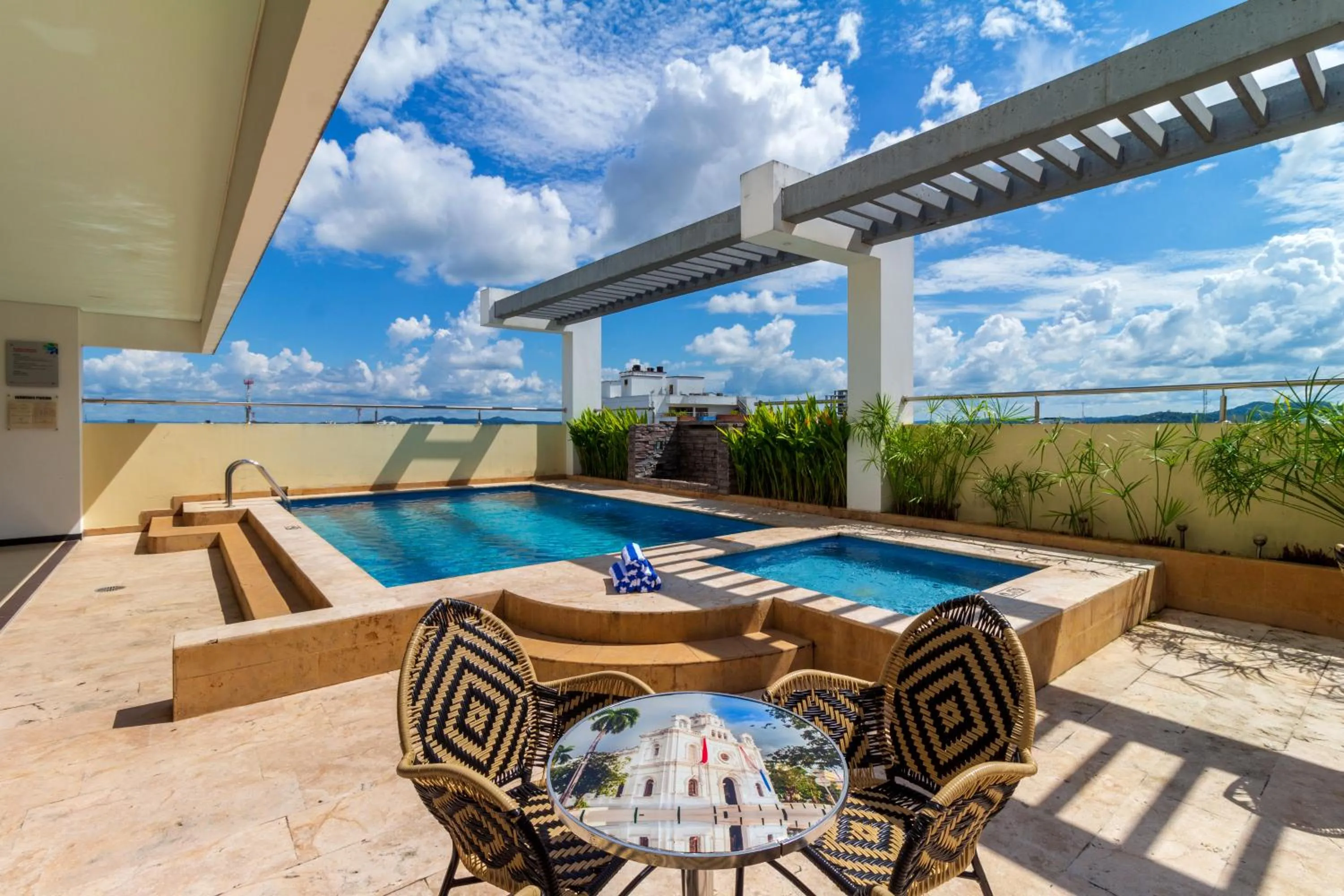 Swimming pool in Hotel Baroca