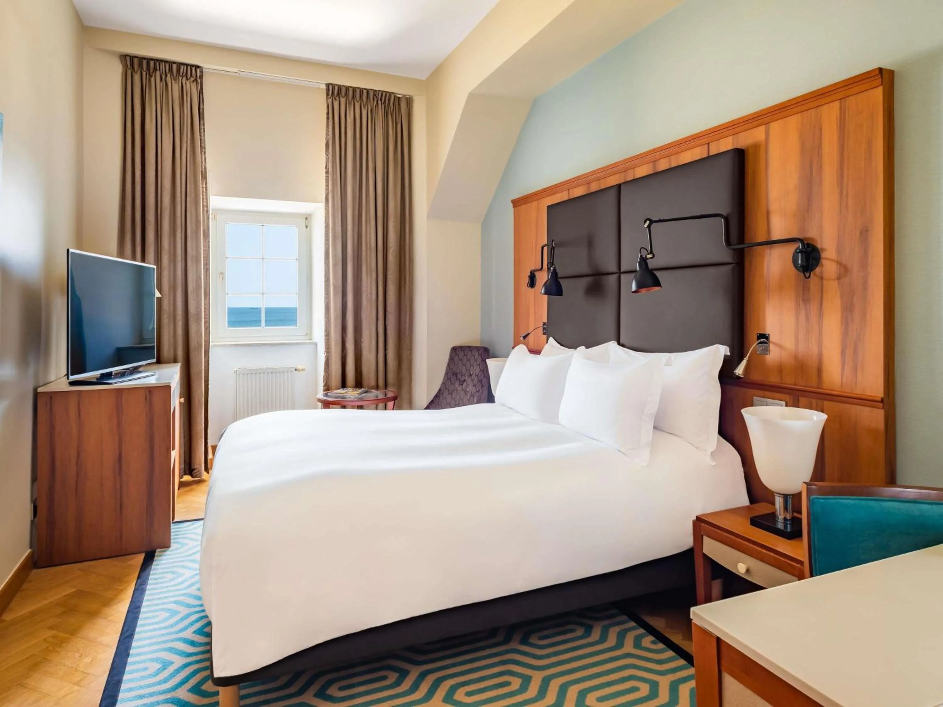 Bedroom, Bed in Sofitel Grand Sopot