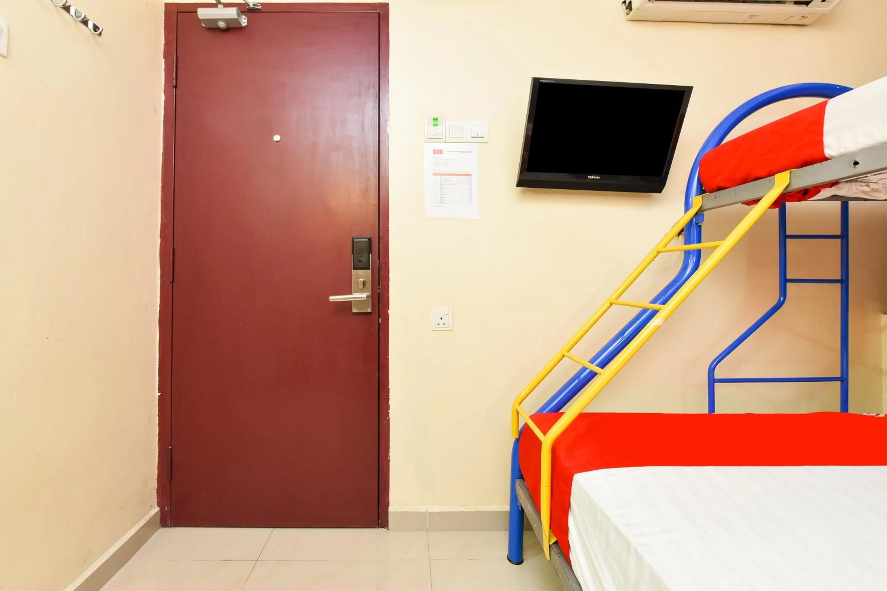 Bedroom, Bed in Super OYO 90562 J Hotel PJ