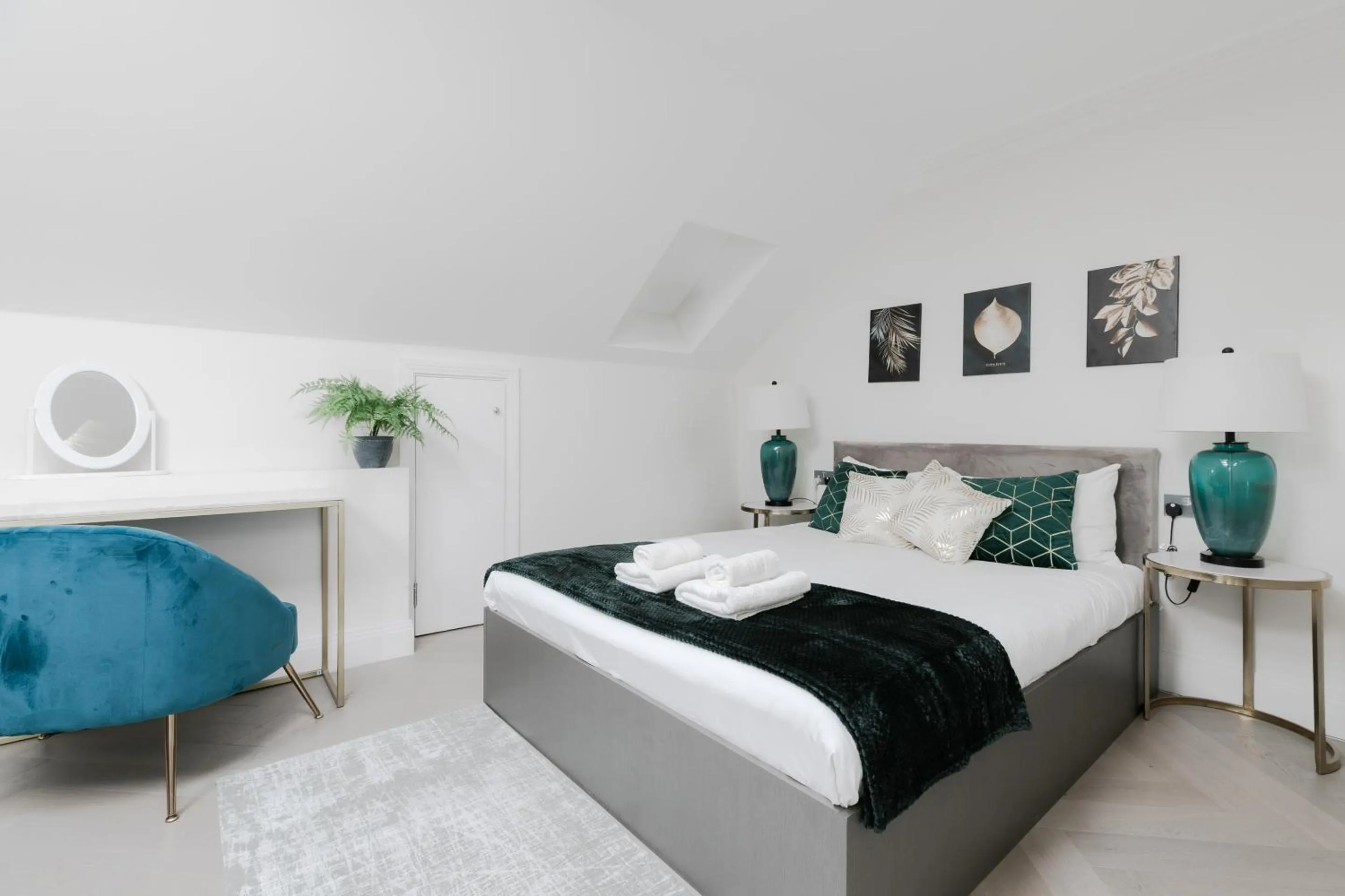 Bedroom, Bed in Modern Apartments Near Harrods and the Science Museum