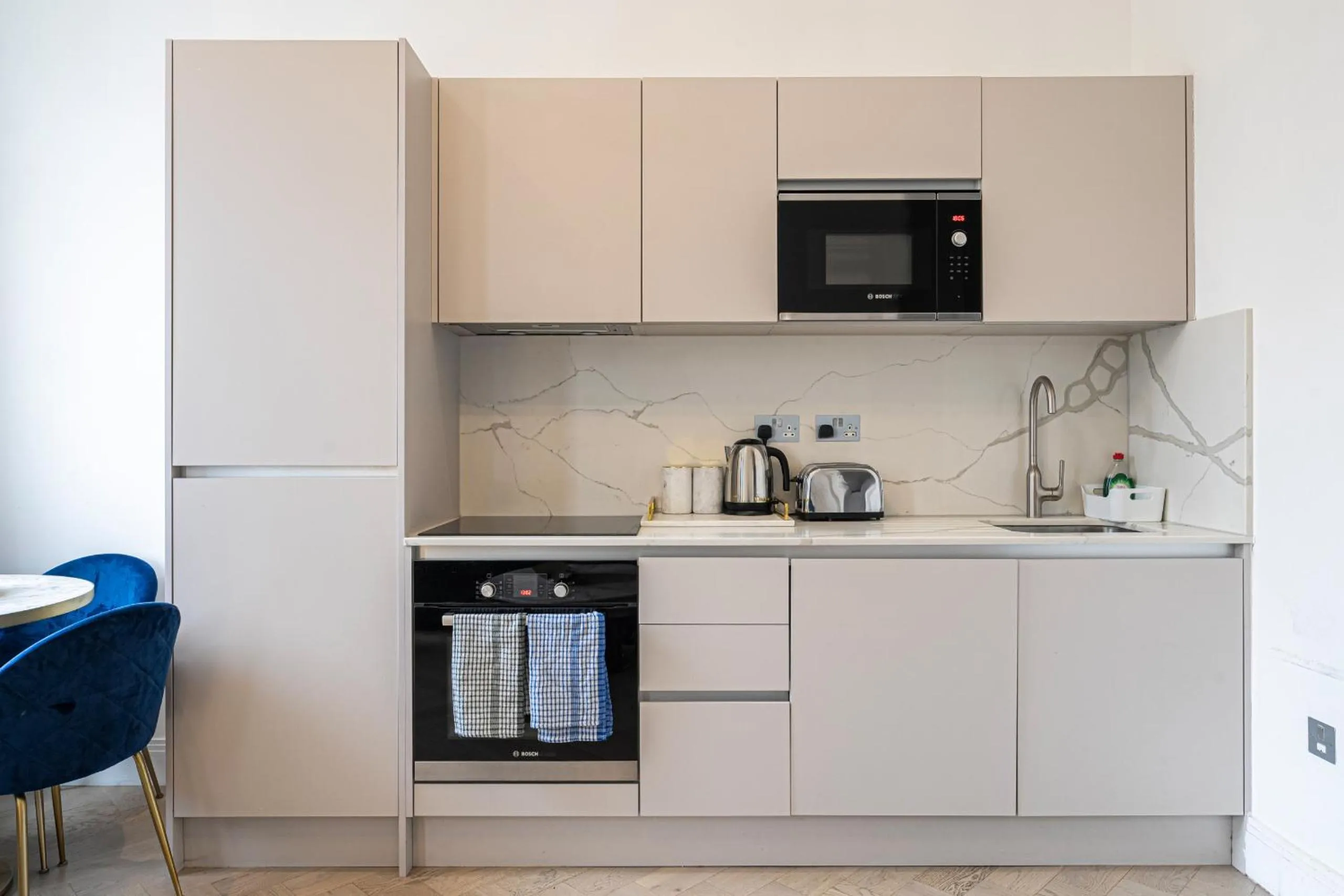 Kitchen or kitchenette in Modern Apartments Near Harrods and the Science Museum
