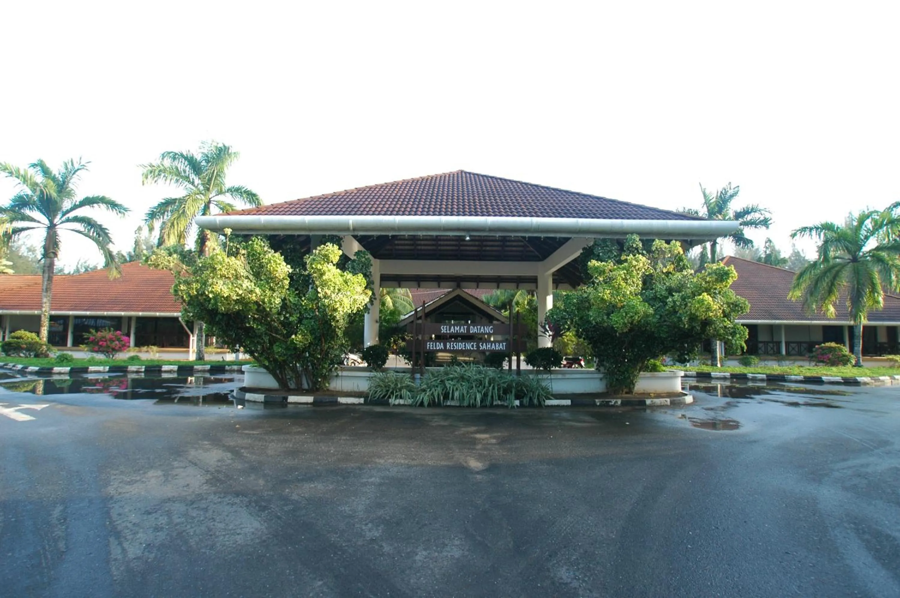 Facade/entrance in Hotel Felda Residence Sahabat