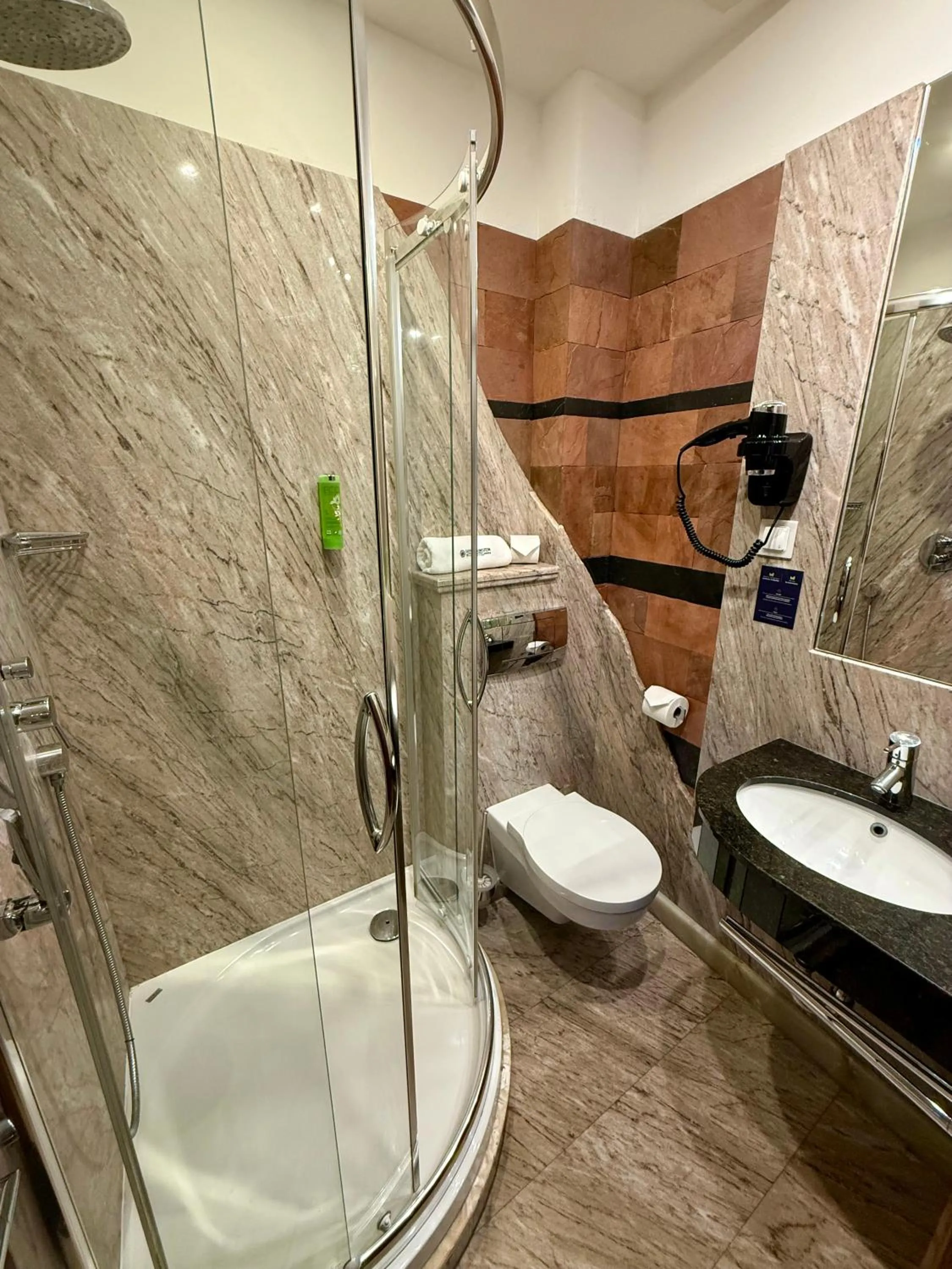 Bathroom in Hotel Rubinstein