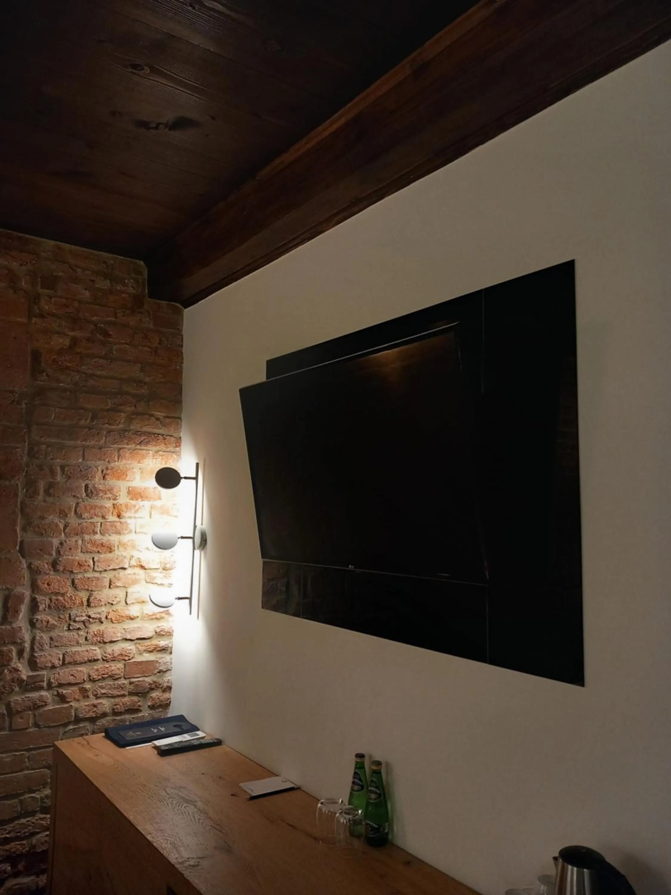 TV and multimedia in Hotel Rubinstein