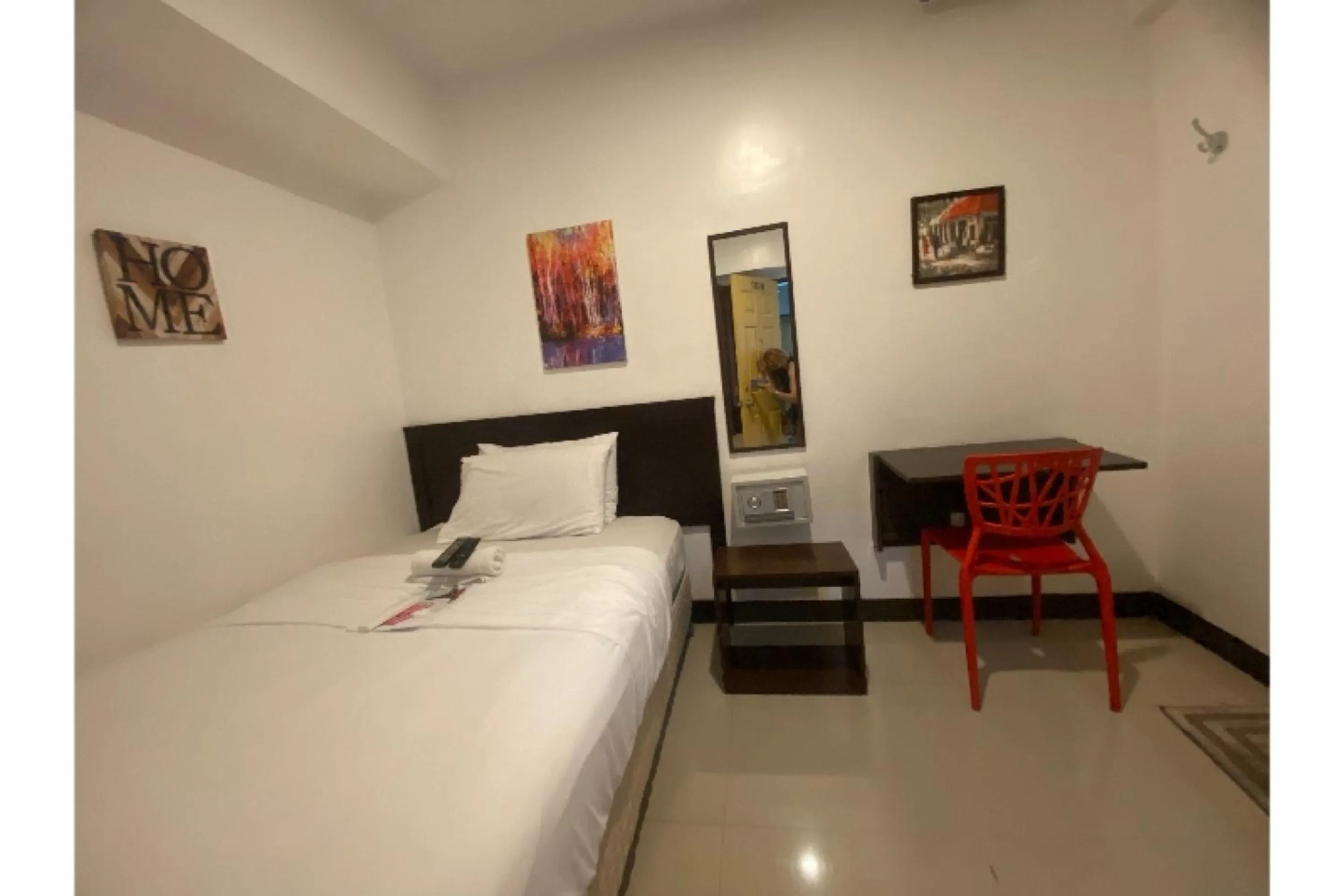 Bed in OYO 888 City Stay Inns Fortview BGC
