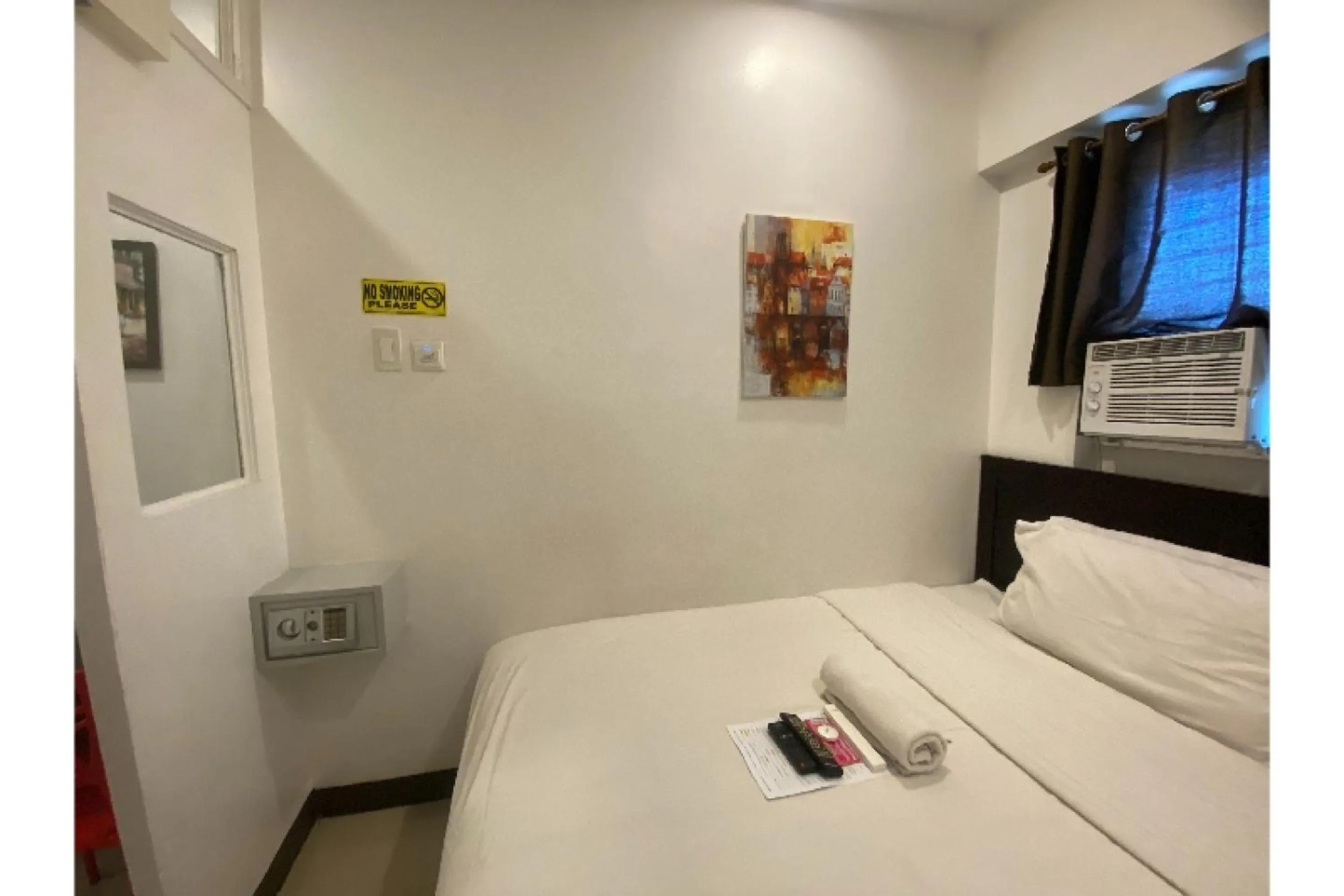 Bed in OYO 888 City Stay Inns Fortview BGC
