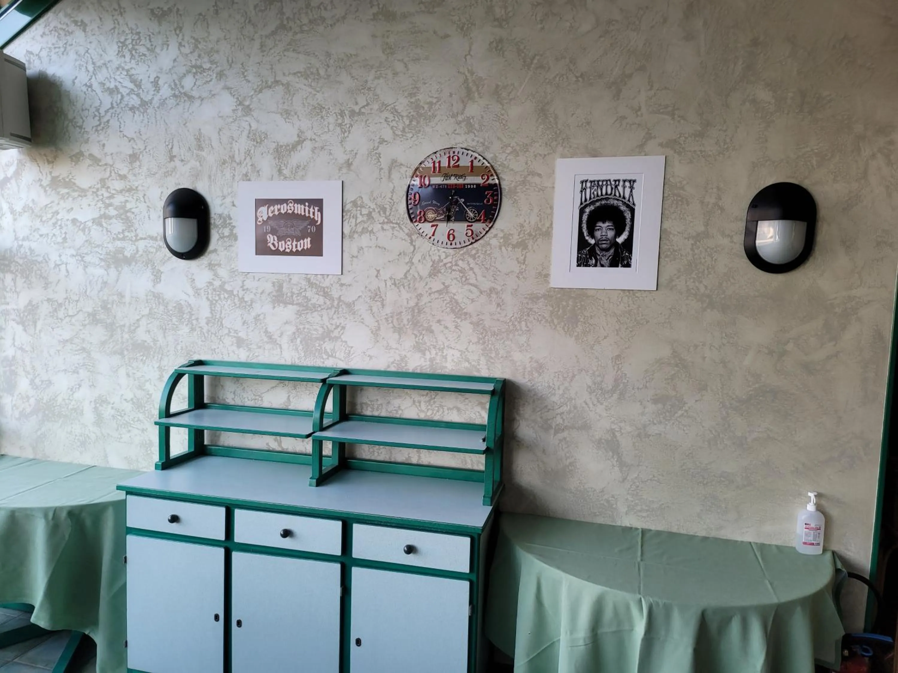 Bed in L'AUBERGE DE L'OLIVE