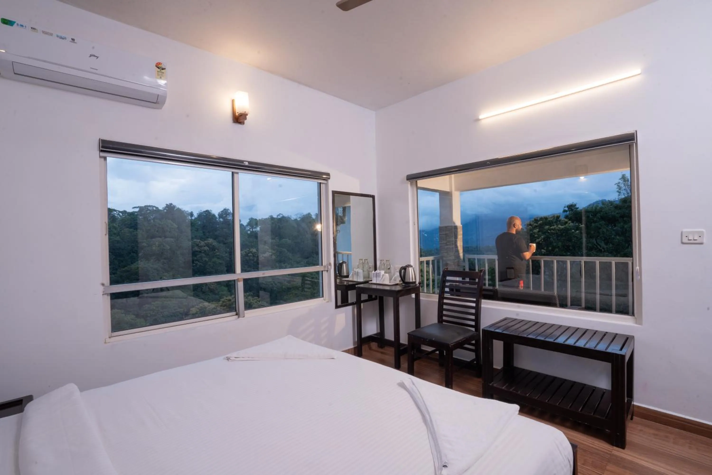 Bed in Eterno Camellia & Elettaria Resort with Pool