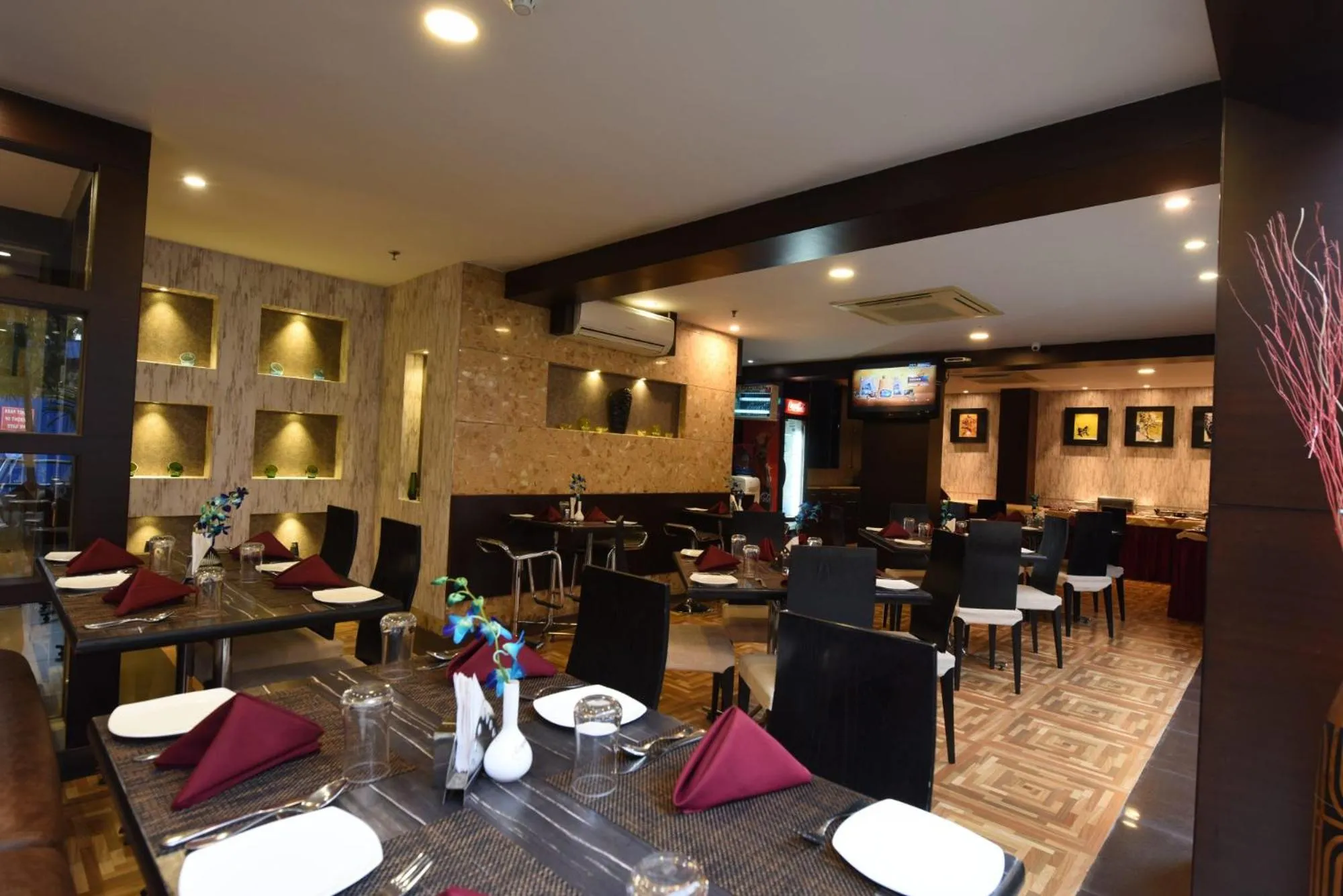 Restaurant/places to eat in The CORPORATE