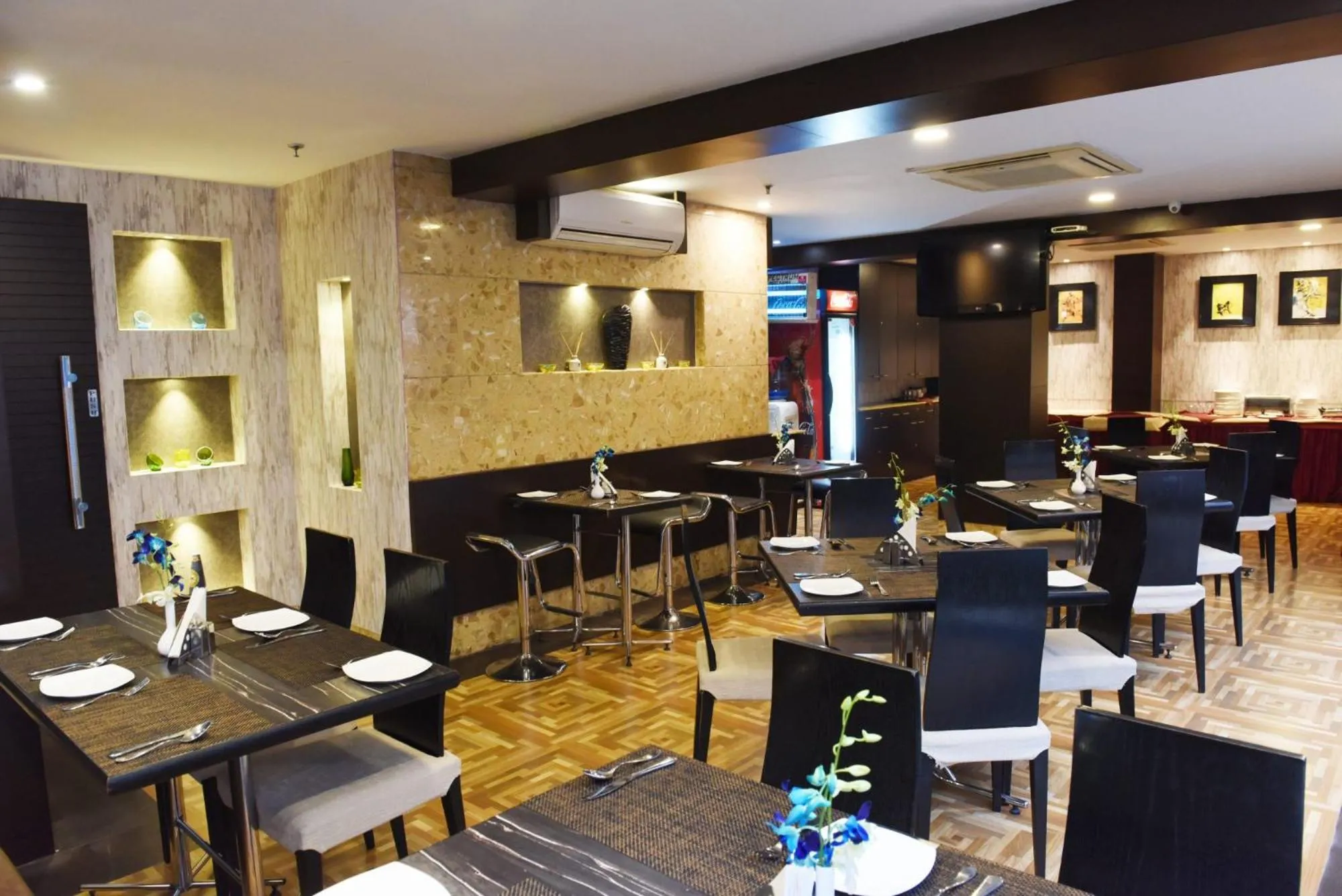 Food and drinks in The CORPORATE