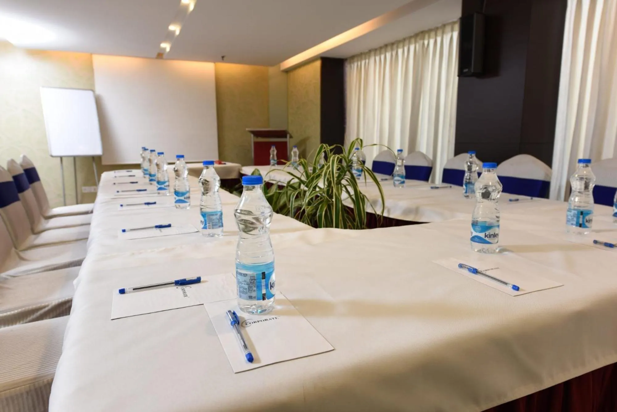 Banquet/Function facilities in The CORPORATE