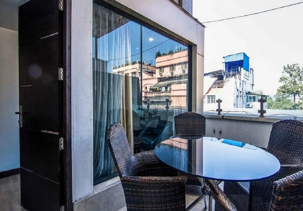 Restaurant/places to eat in The CORPORATE