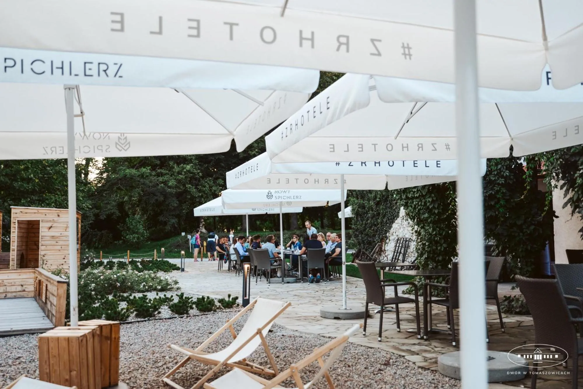 Restaurant/places to eat in Dwór w Tomaszowicach