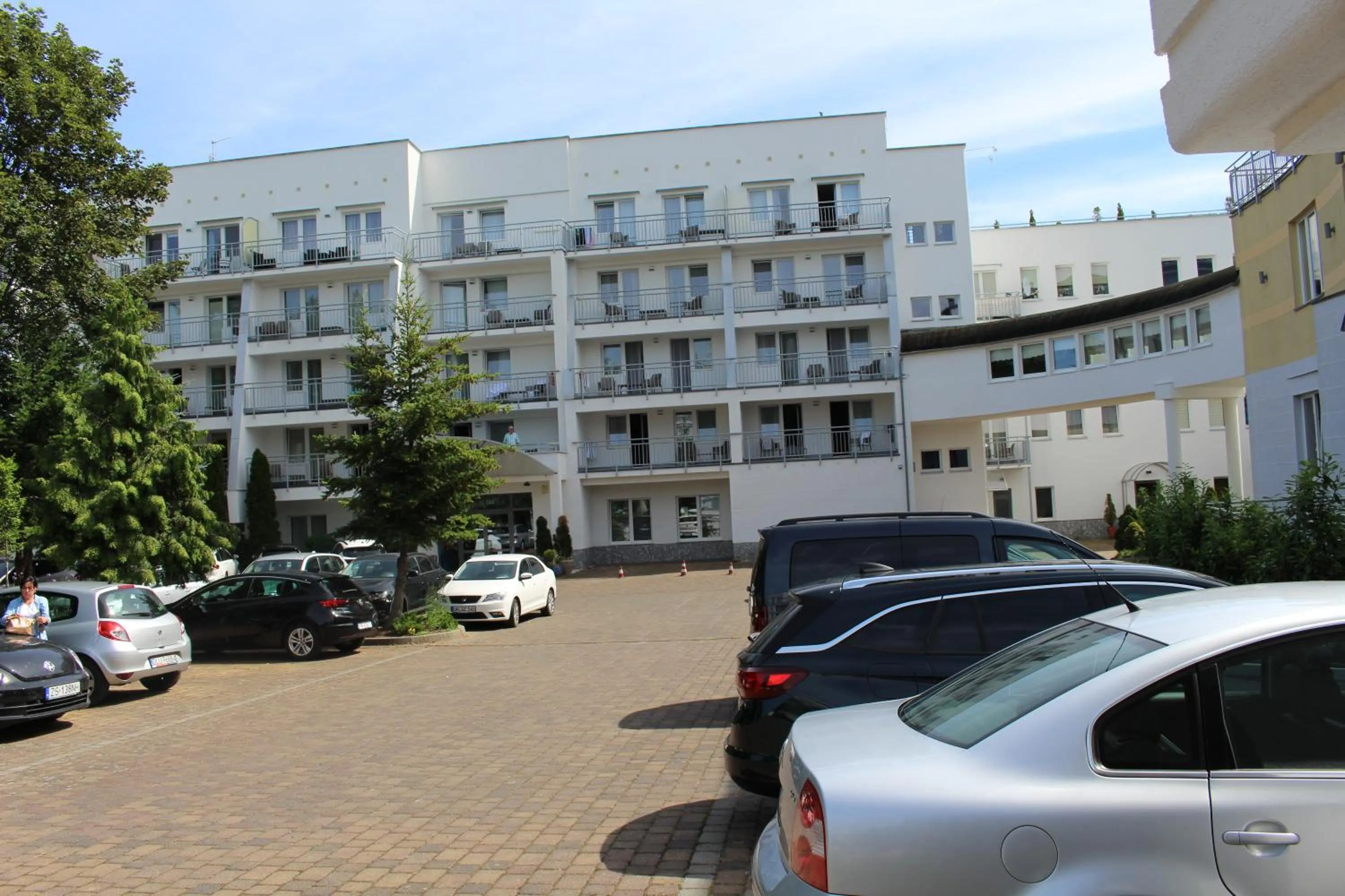 Parking in Rezydencja Bielik