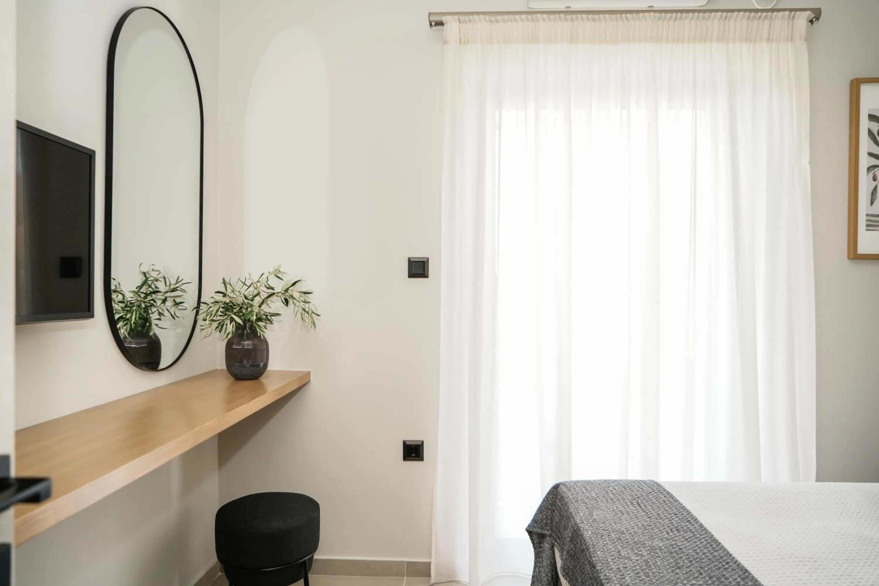 Bedroom, Bed in Vardians Villas & Suites