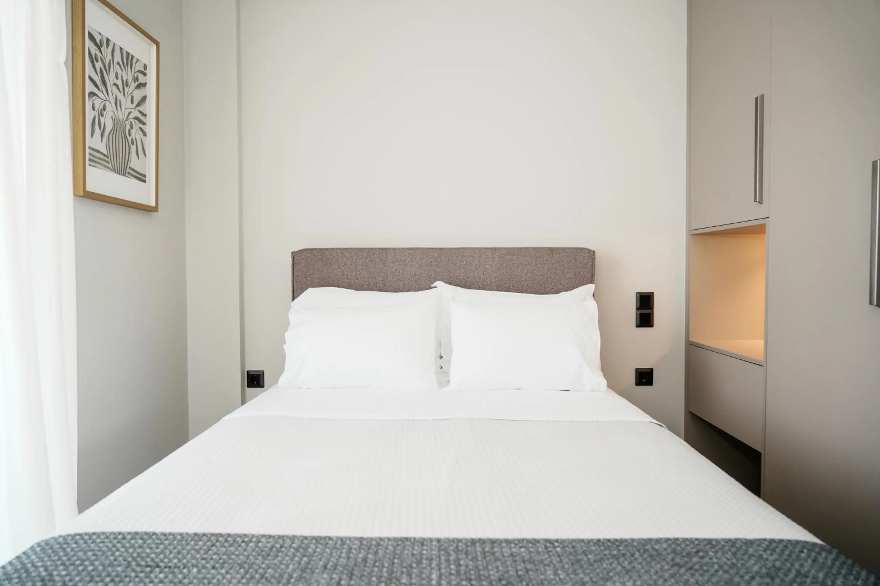 Bedroom, Bed in Vardians Villas & Suites