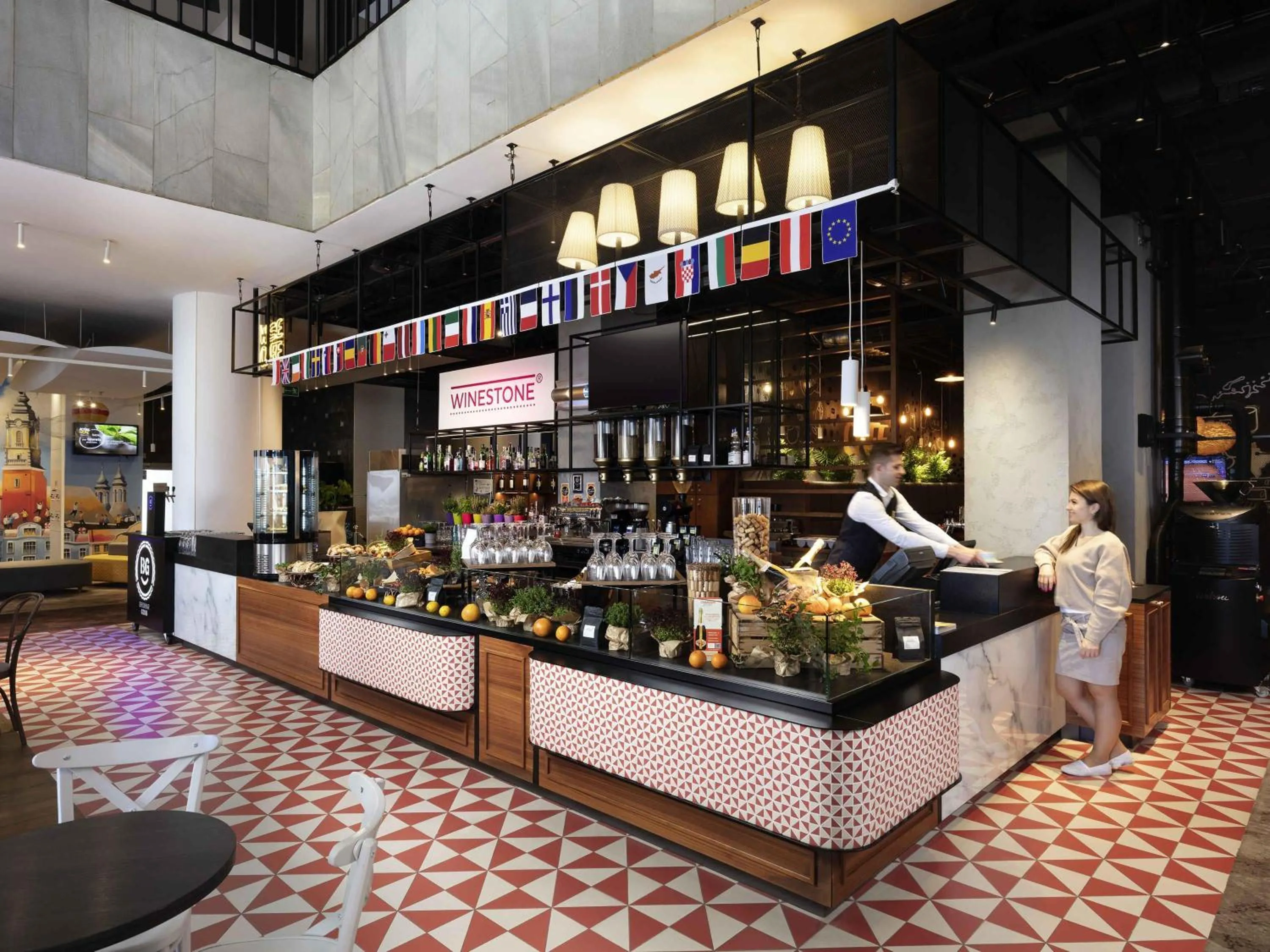 Lounge or bar in Novotel Poznan Centrum