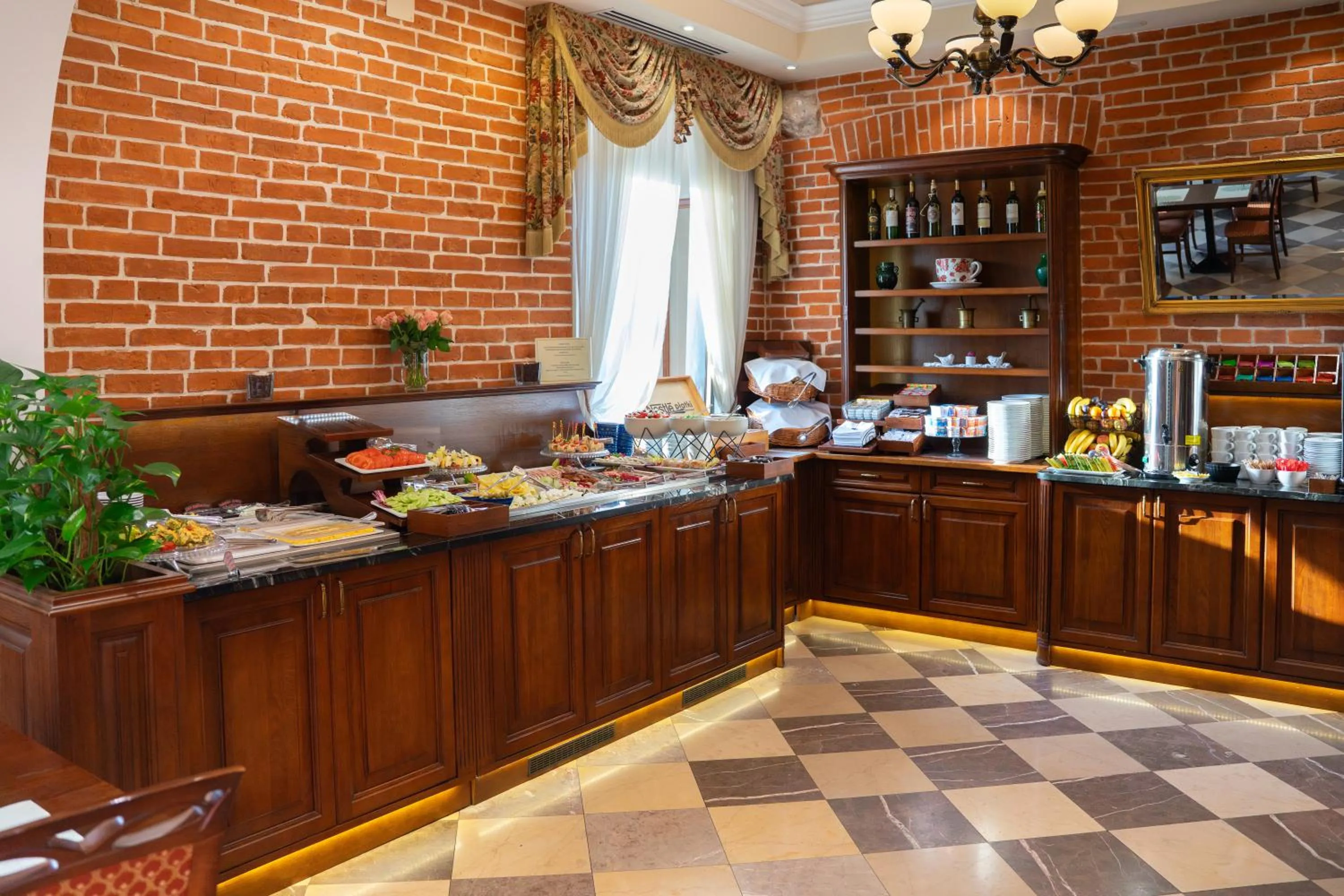 Breakfast in Hotel Polonia