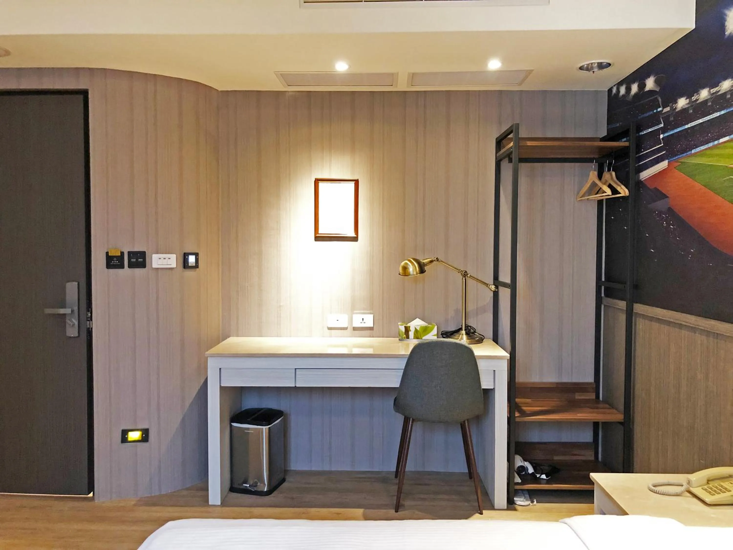 Communal lounge/ TV room, Bed in La Hotel-Baseball Theme Hall