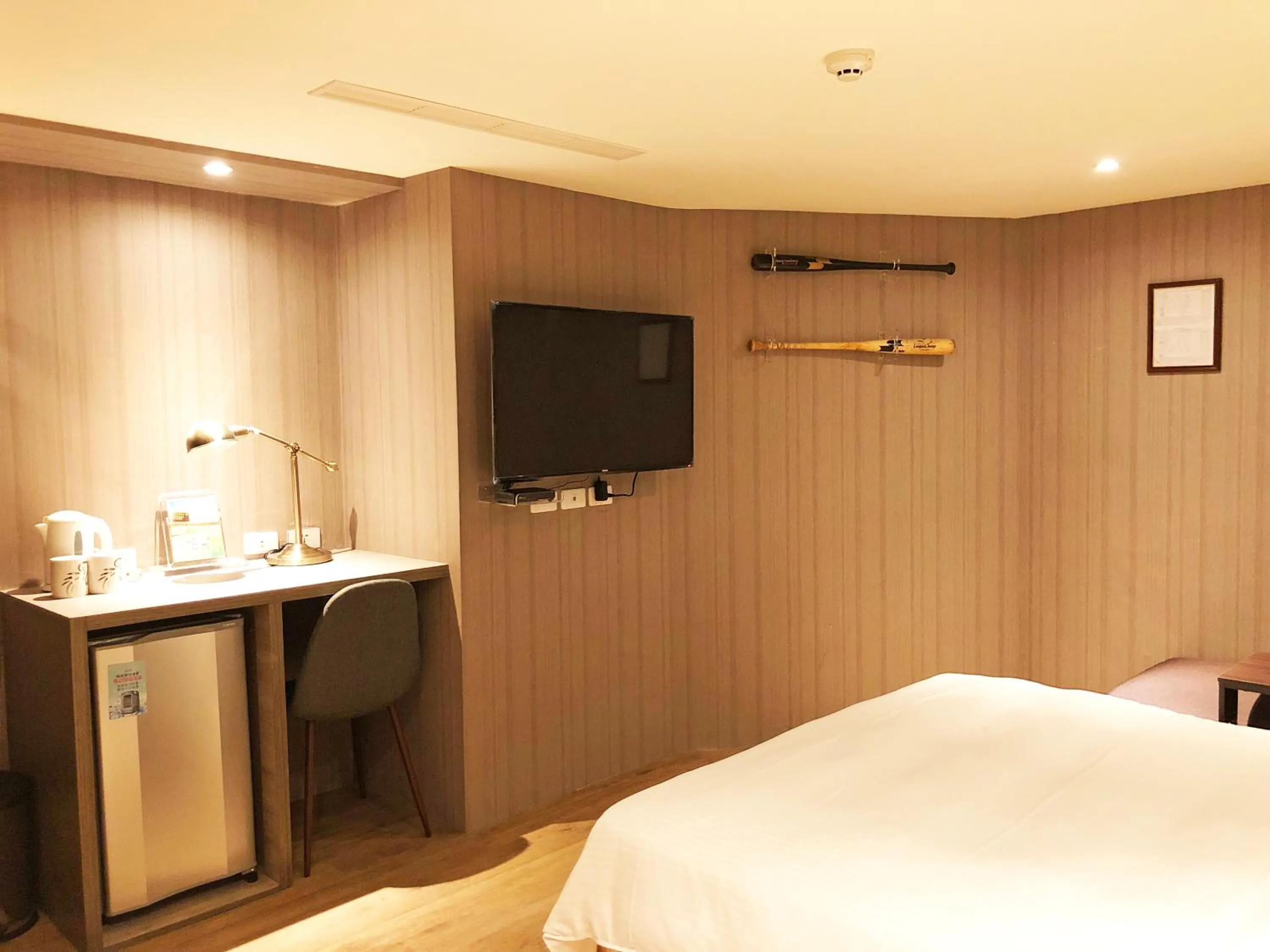 TV and multimedia, Bed in La Hotel-Baseball Theme Hall