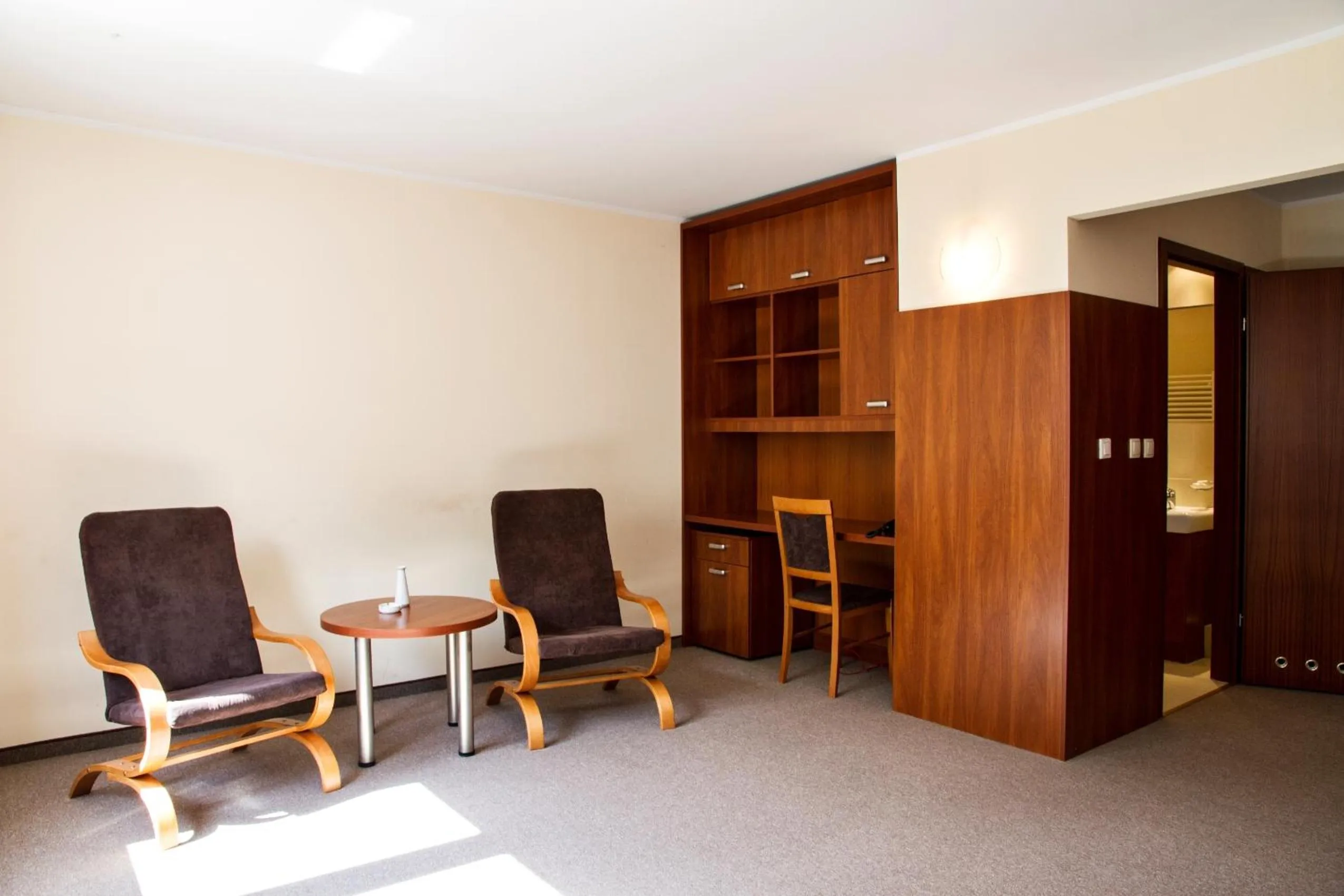 Library in Warsaw Apartments Magnolie