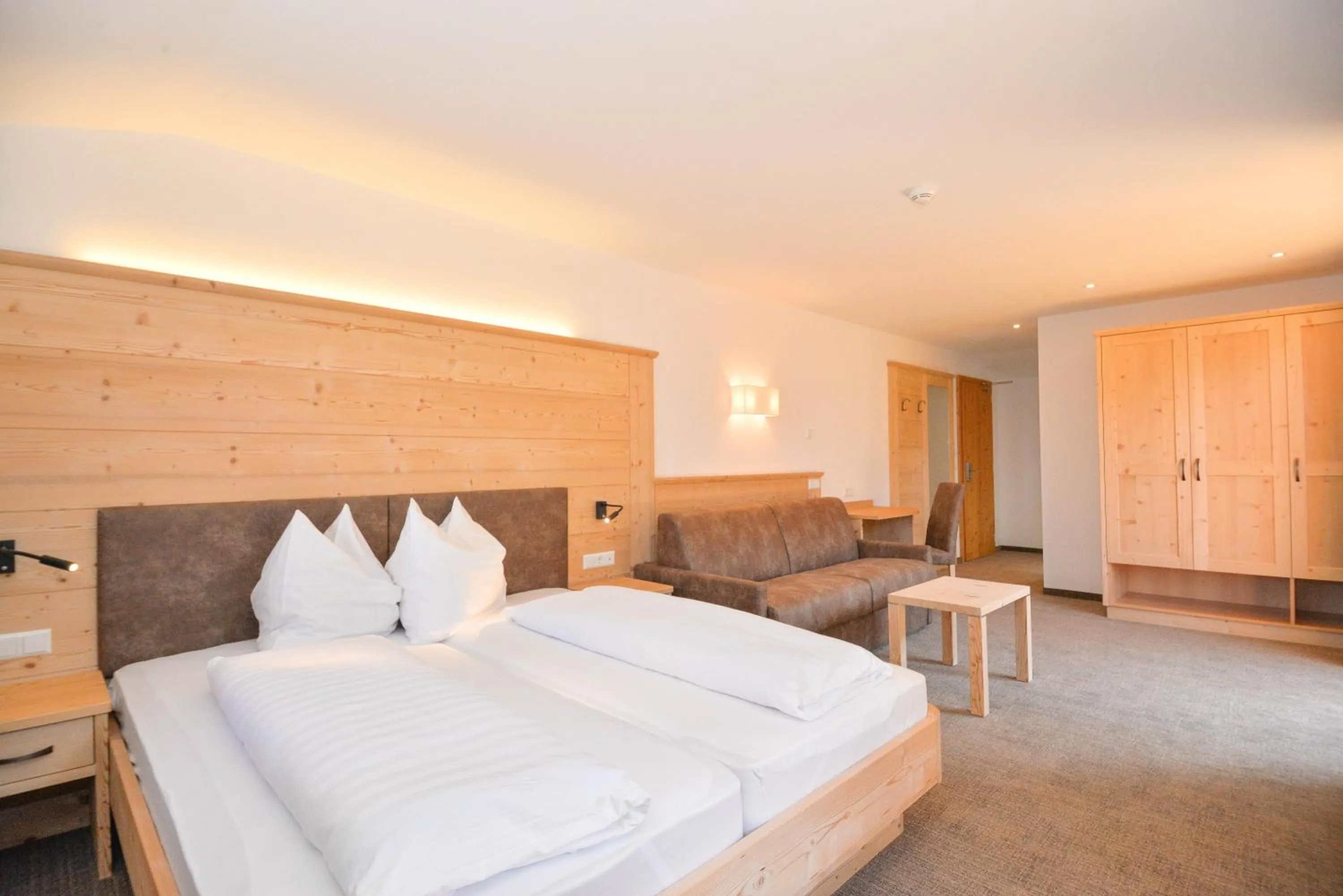 Bedroom, Bed in Hotel Fernblick