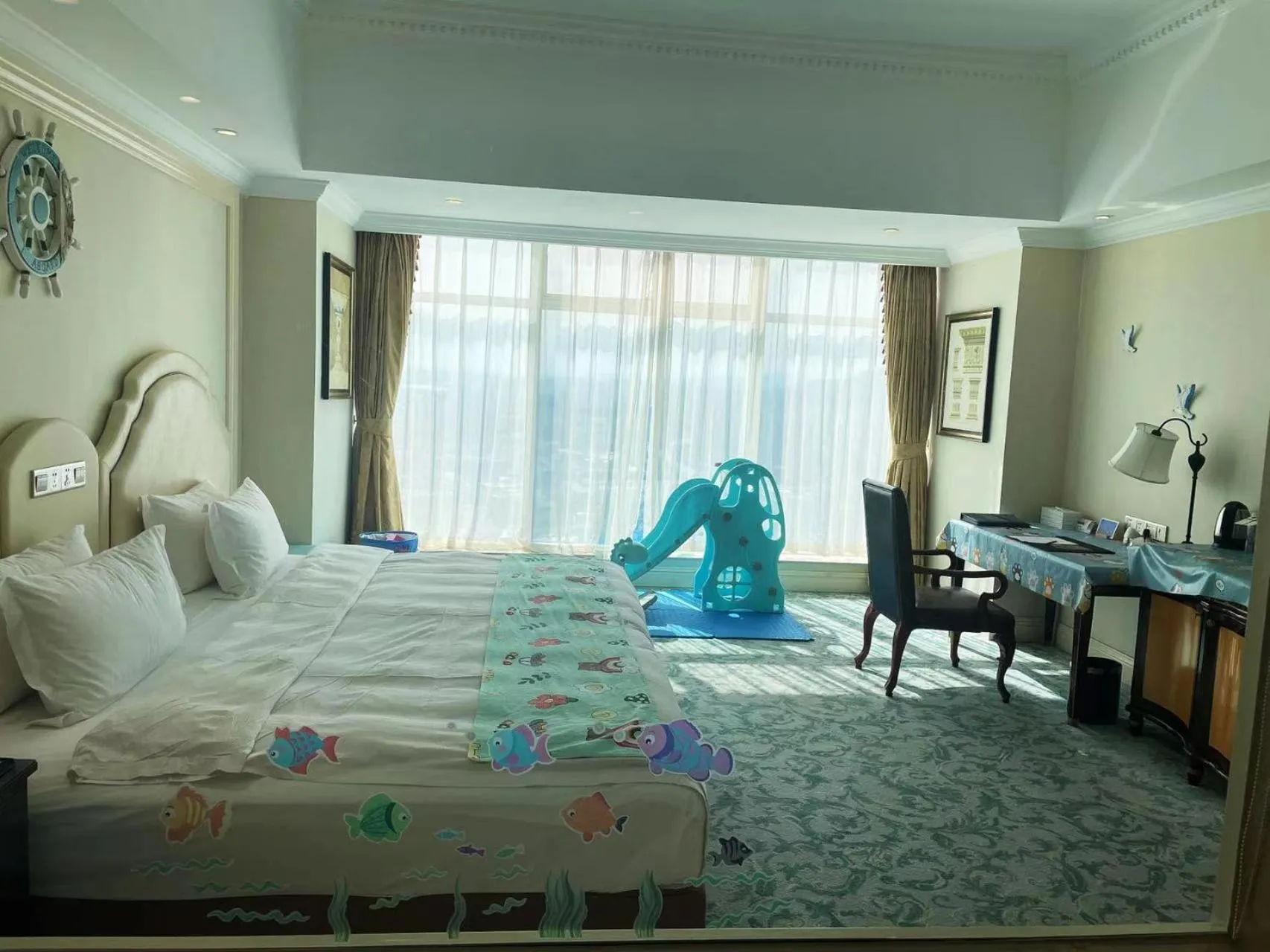 Bedroom, Bed in Qingdao Jianxin International Hotel