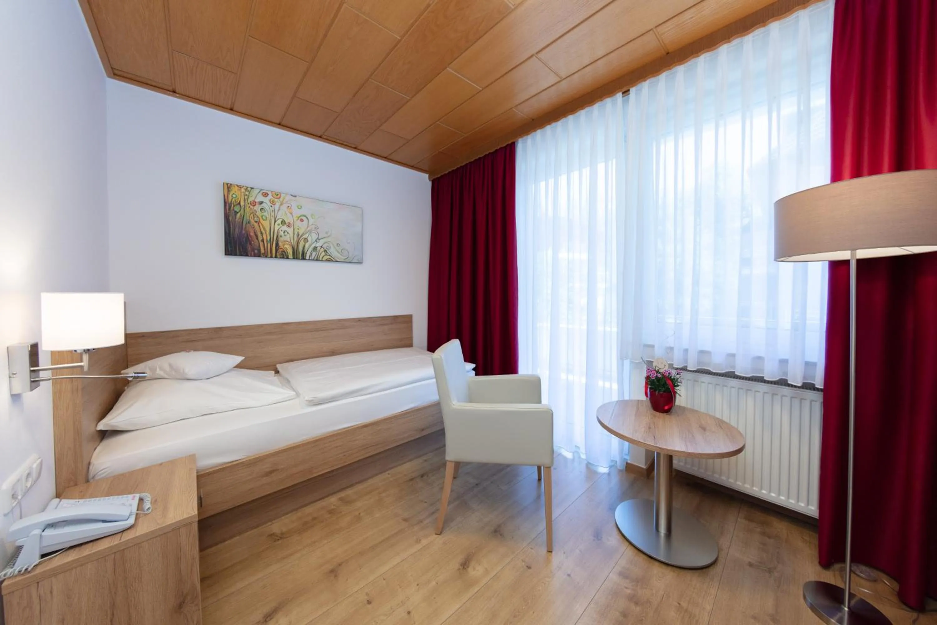 Photo of the whole room, Bed in Parkhotel Pyrmont